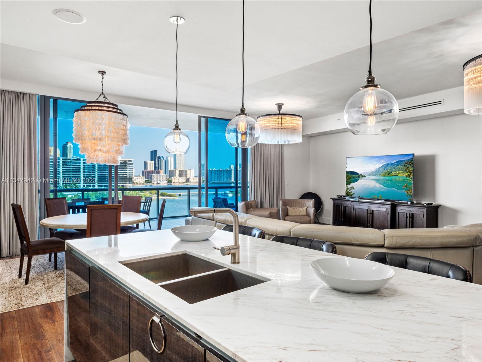 ECHO CONDO - Residential