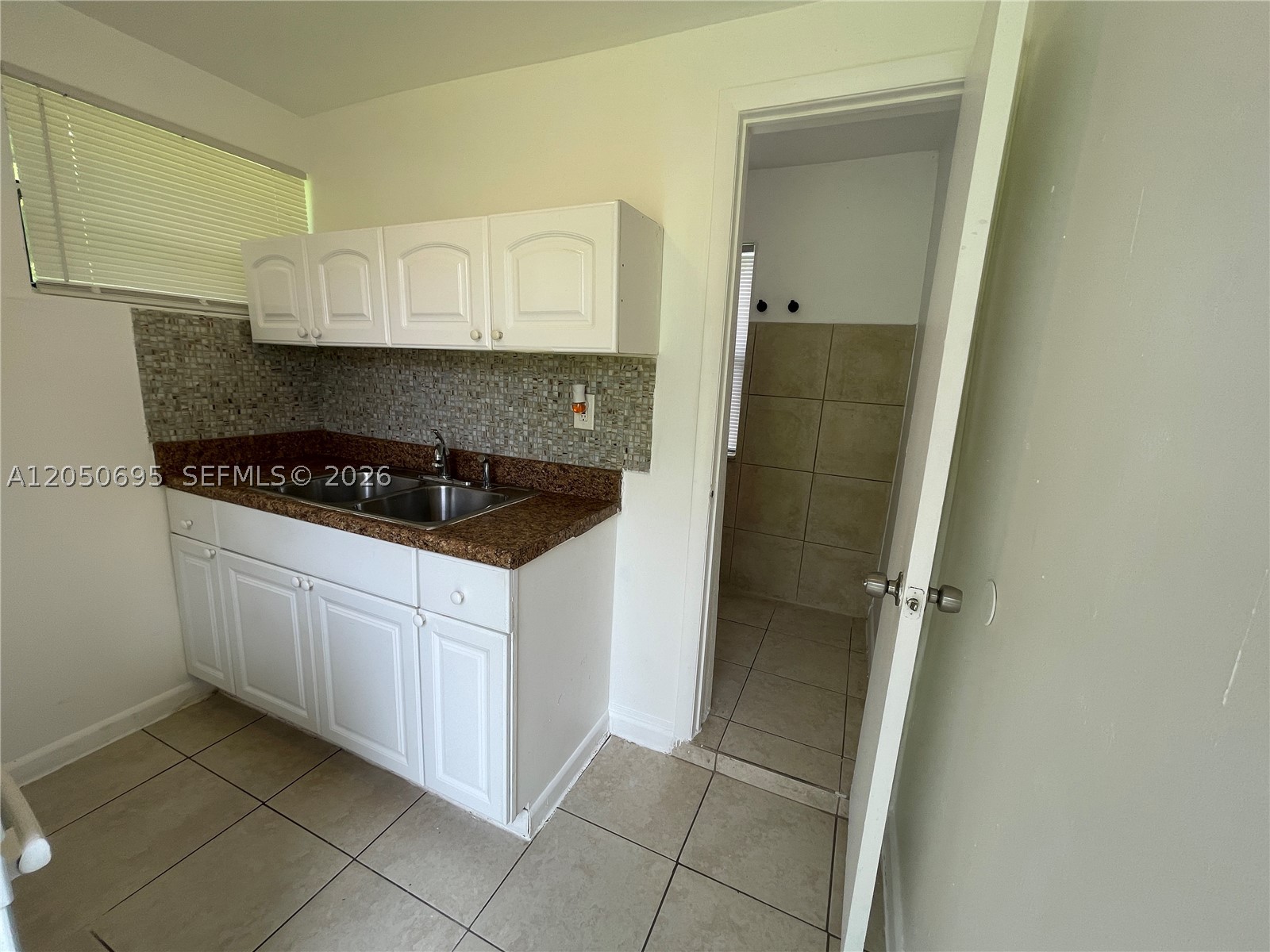 VISTA BISCAYNE - Residential Lease