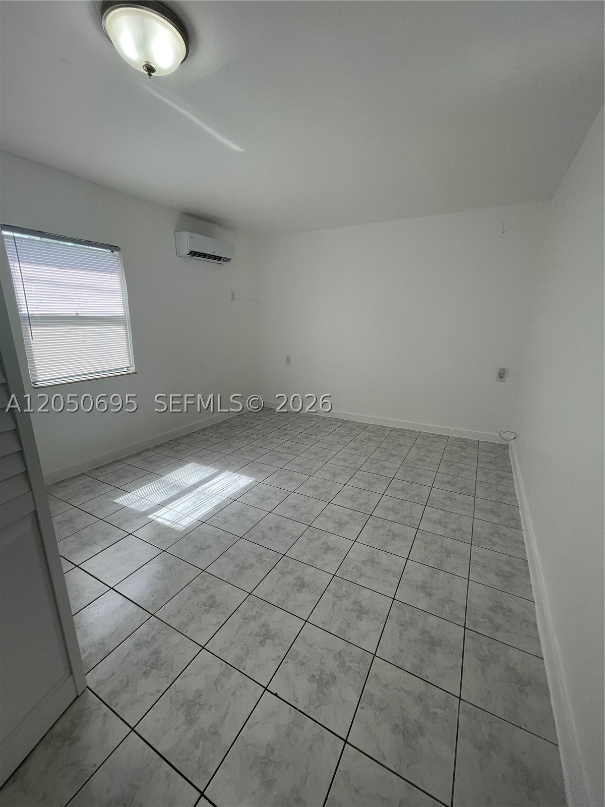 VISTA BISCAYNE - Residential Lease
