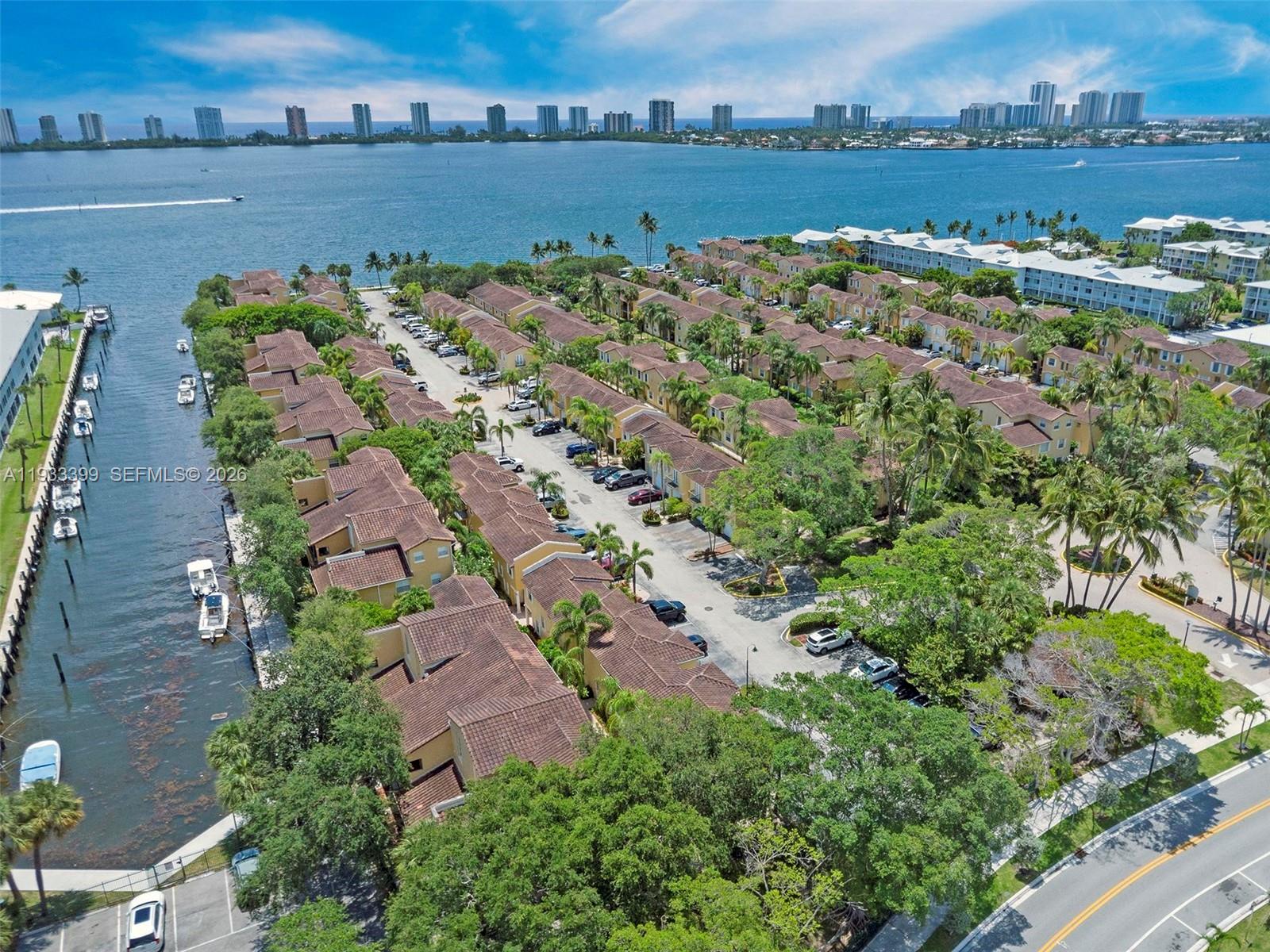 BAY REACH CONDO - Residential