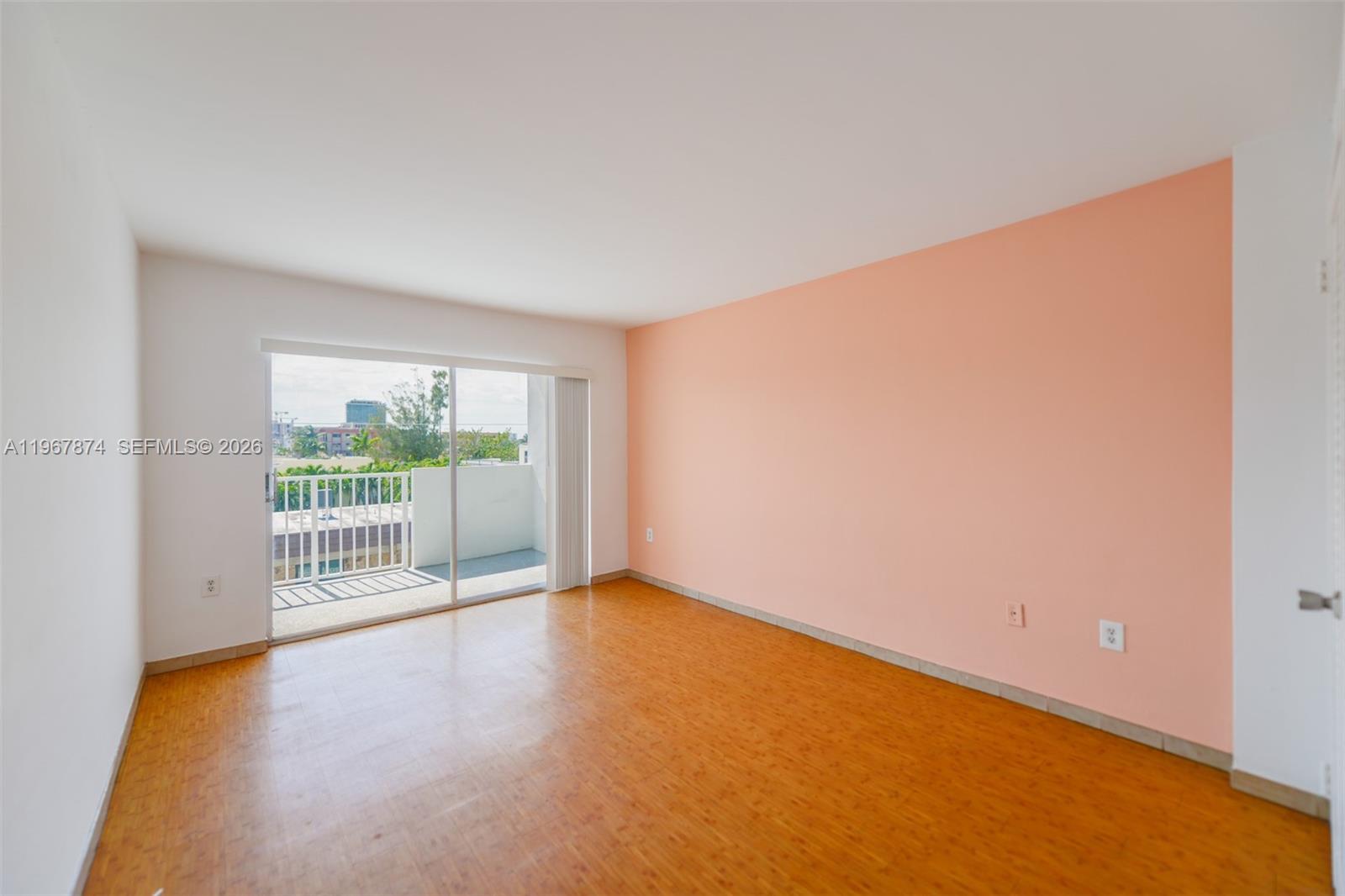 8000 CONDO - Residential
