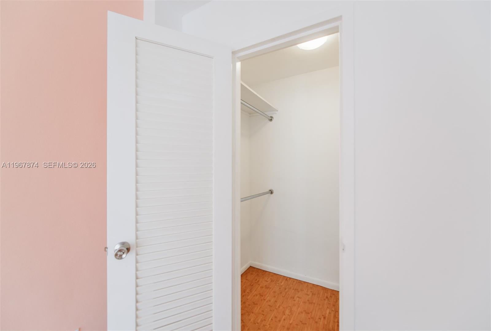8000 CONDO - Residential