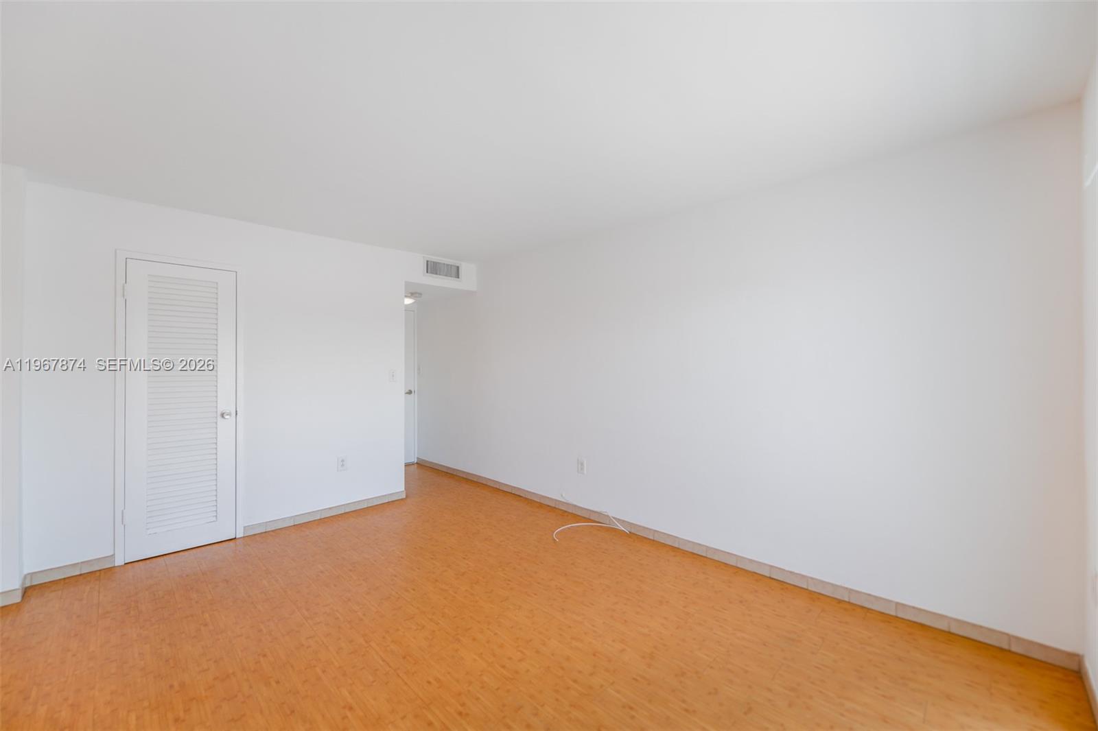 8000 CONDO - Residential