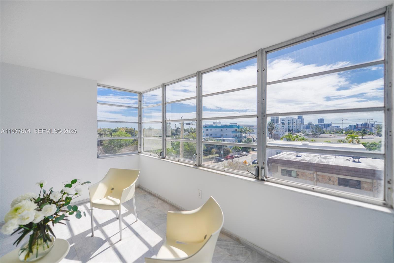 8000 CONDO - Residential