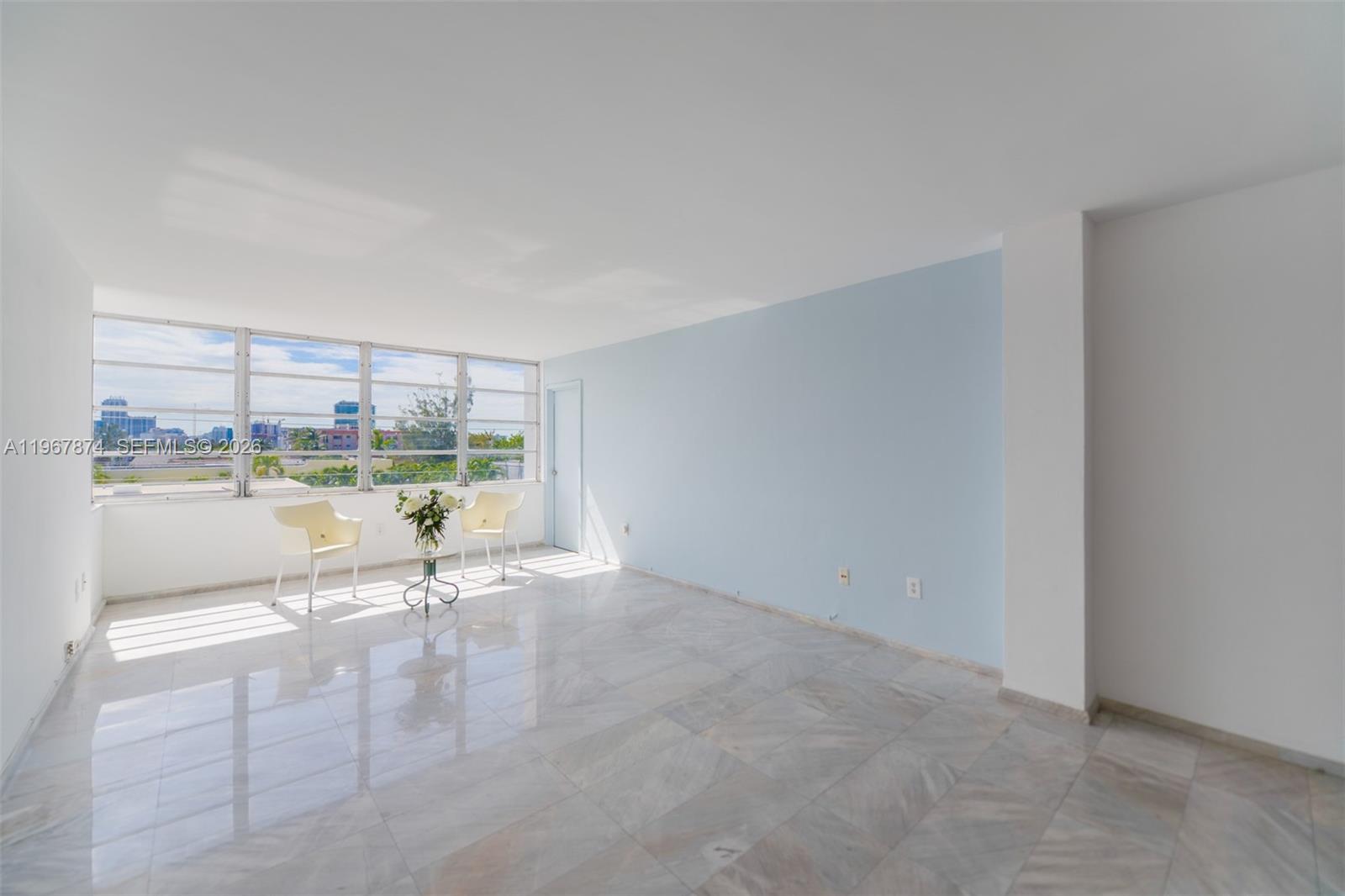 8000 CONDO - Residential