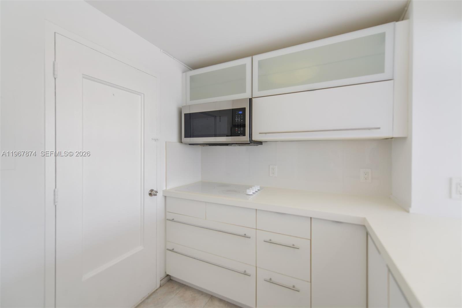 8000 CONDO - Residential