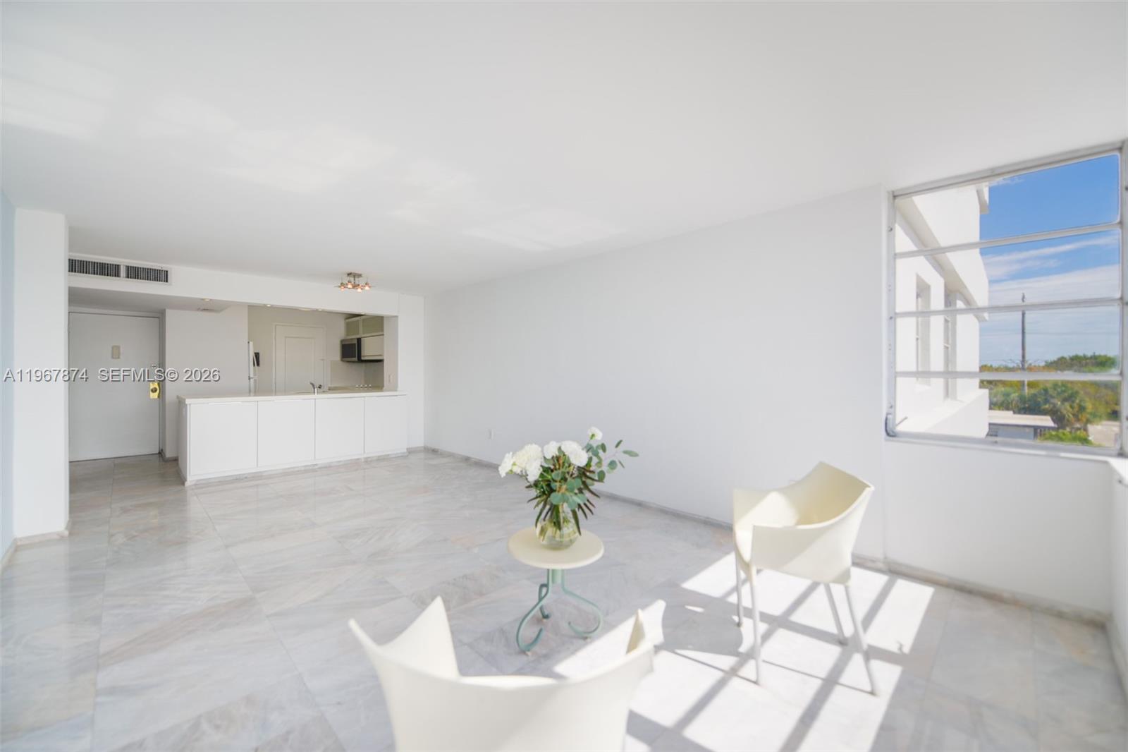 8000 CONDO - Residential