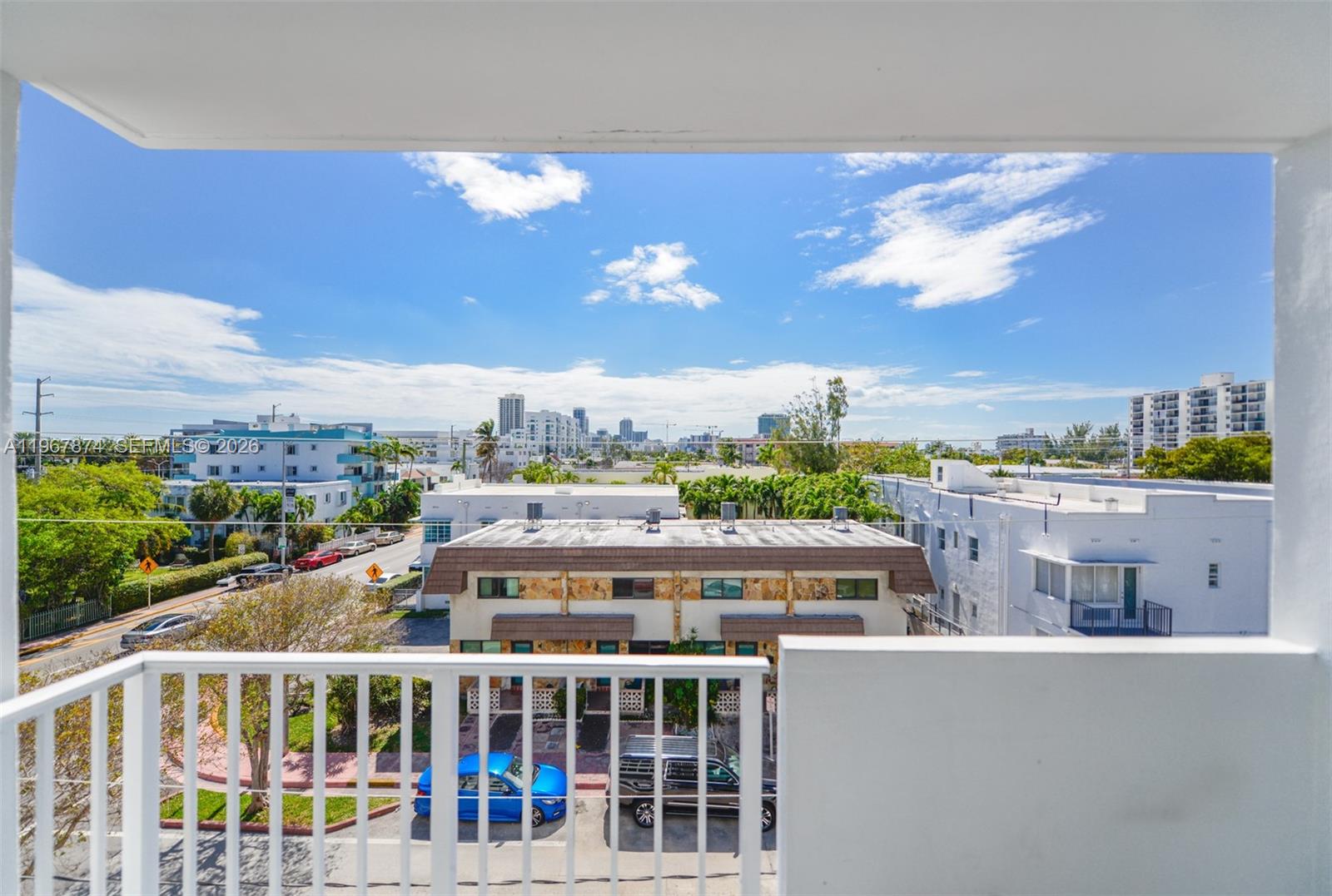 8000 CONDO - Residential