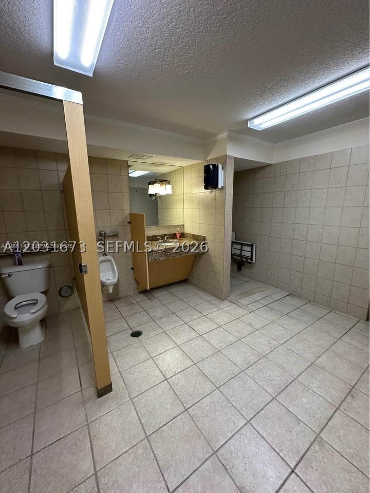 PINE CREST VILLAGE II AT - Residential Lease