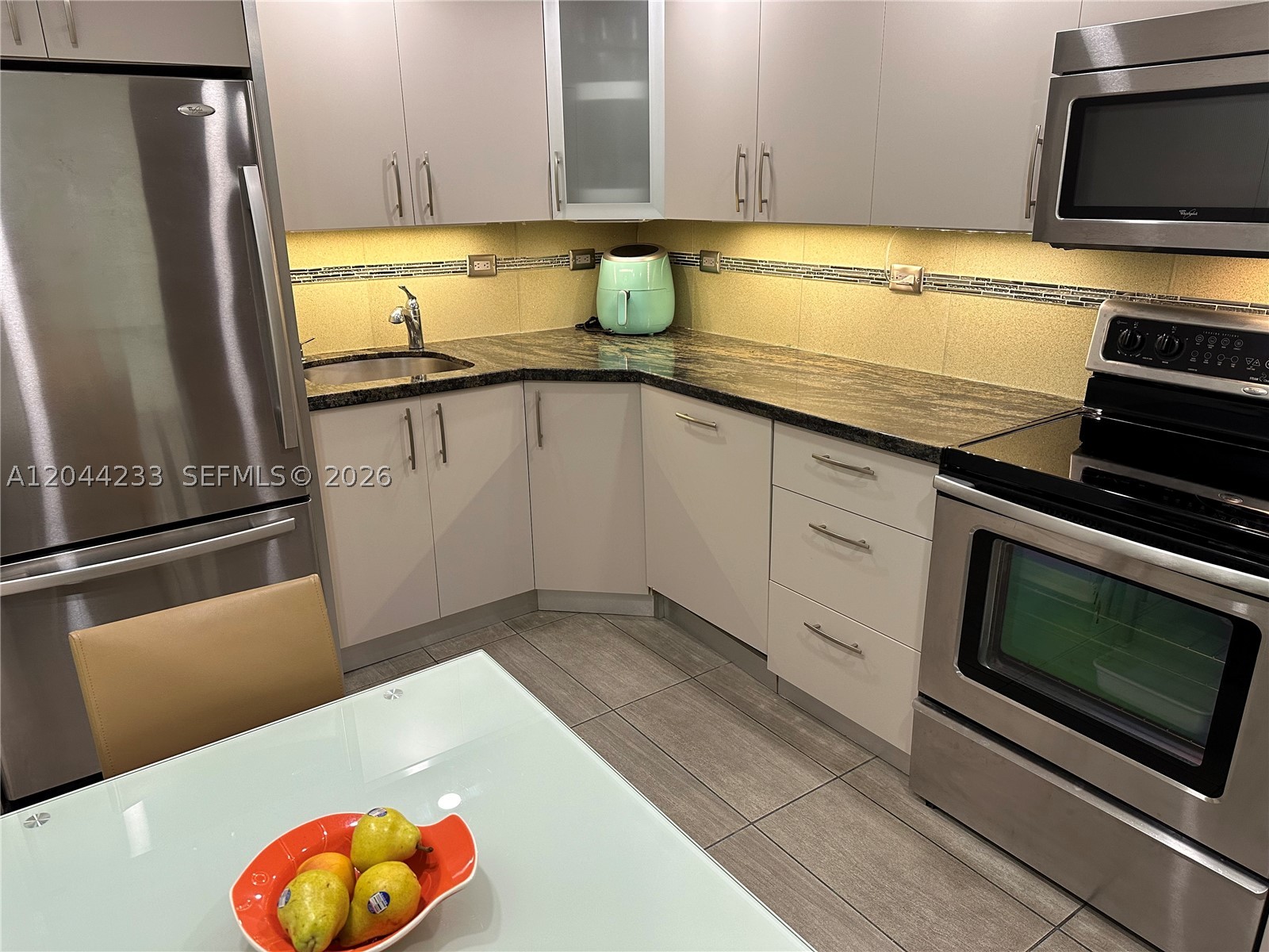 Move in ready, Modern, bright, and completely remodeled oceanfront apartment in Miami Beach! Enjoy breathtaking ocean and intracoastal views through brand-new, high-impact hurricane proof windows and doors. This turnkey residence features an in-unit washer/dryer, abundant closet space, and an extra storage unit outside. Located in a premier full-service building offering incredible resort-style amenities: free beach service (2 lounge chairs & 1 umbrella), an on-site grocery store, gym, sauna, children’s playground, valet, and on-site management/maintenance. Unbeatable location within walking distance to premier shopping and dining.
BONUS: Seller will pay the remaining Special Assessment in full at closing!
Association requires a 700+ credit score. Vacant and very easy to show—priced to sell immediately. Call/text listing agent today!