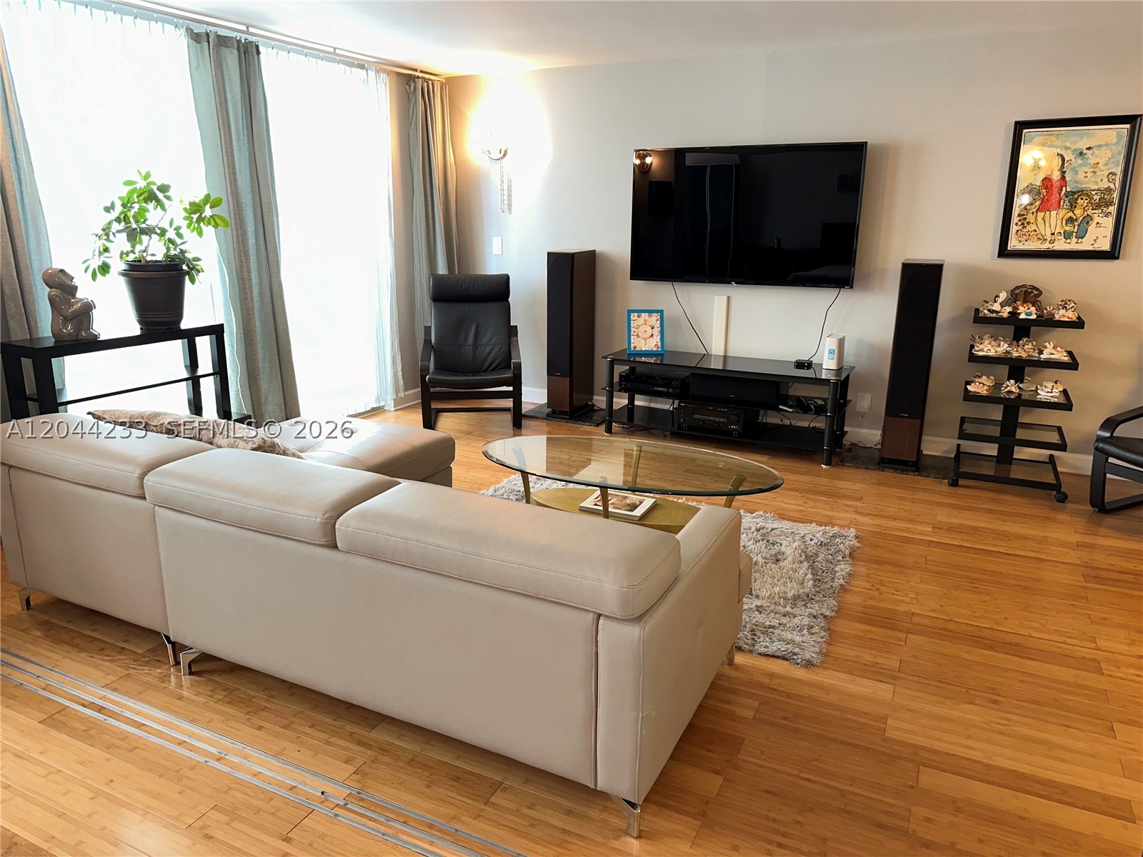 MAISON GRANDE CONDO - Residential