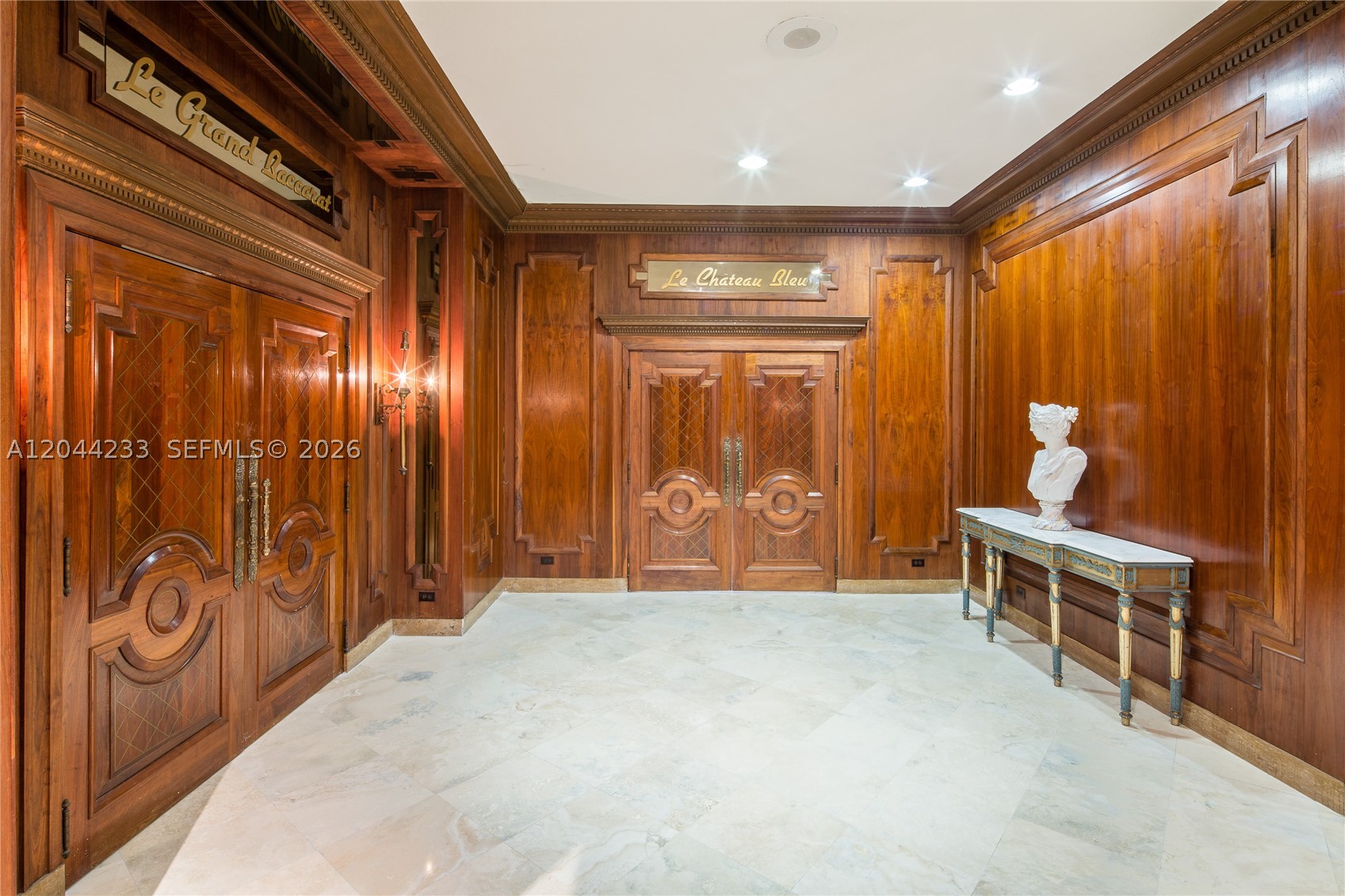 MAISON GRANDE CONDO - Residential