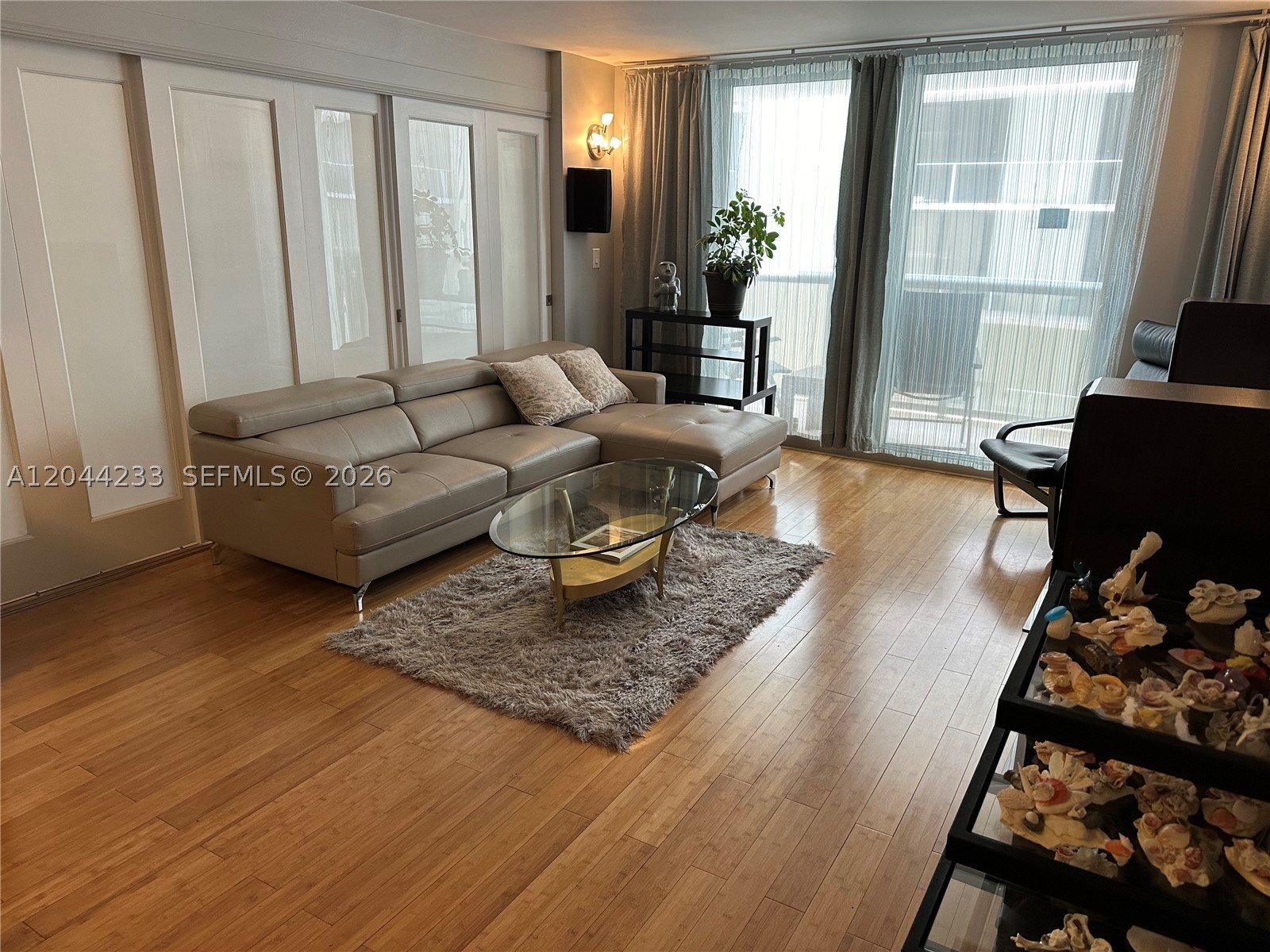 MAISON GRANDE CONDO - Residential