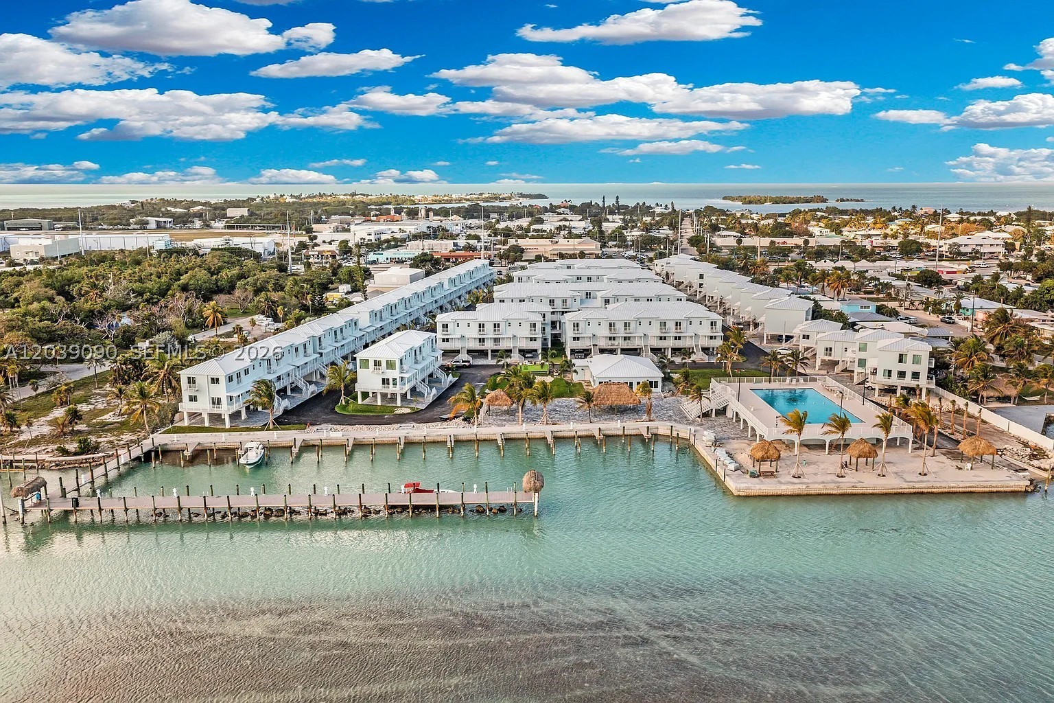 OCEAN ISLES FISHING VILLA - Residential