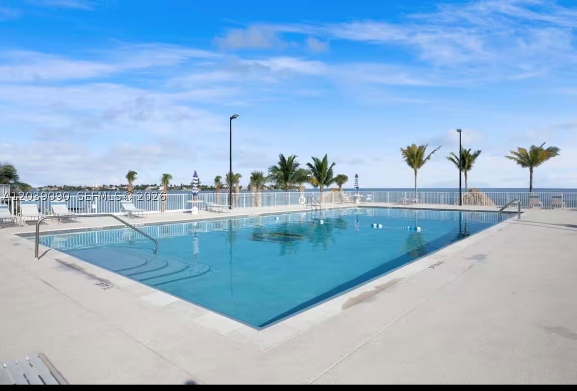 OCEAN ISLES FISHING VILLA - Residential