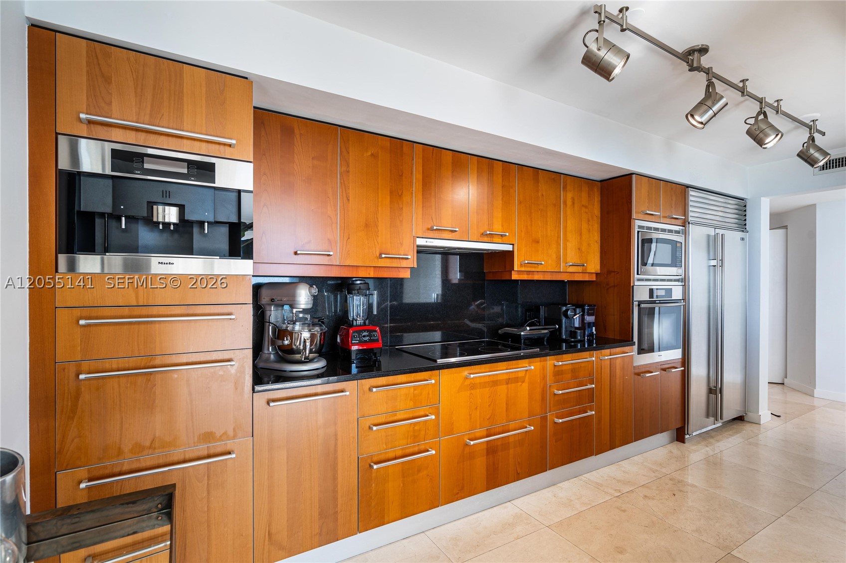 JADE RESIDENCES AT BRICKE - Residential