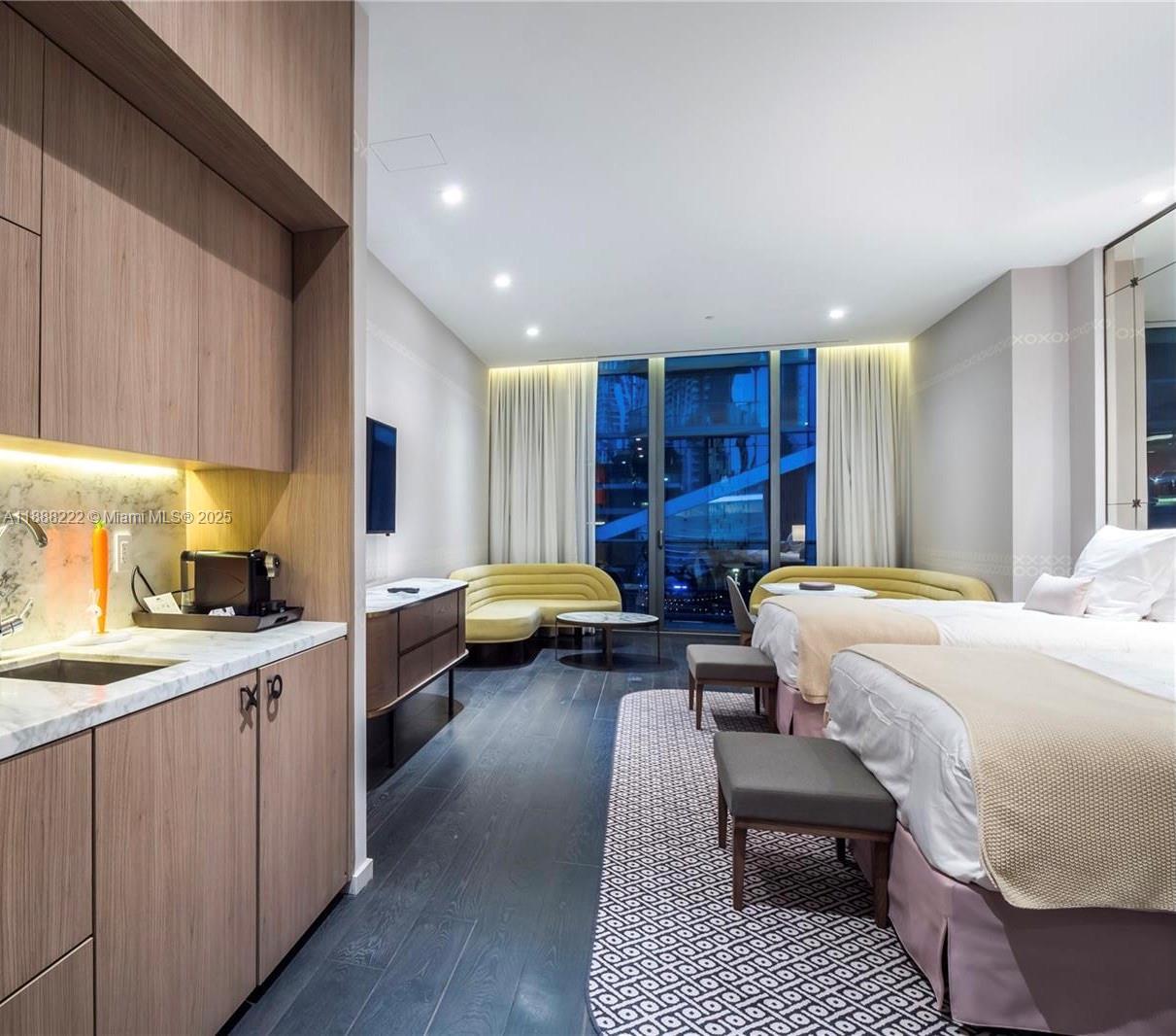 801 SMA DESIGNER SUITES C - Residential