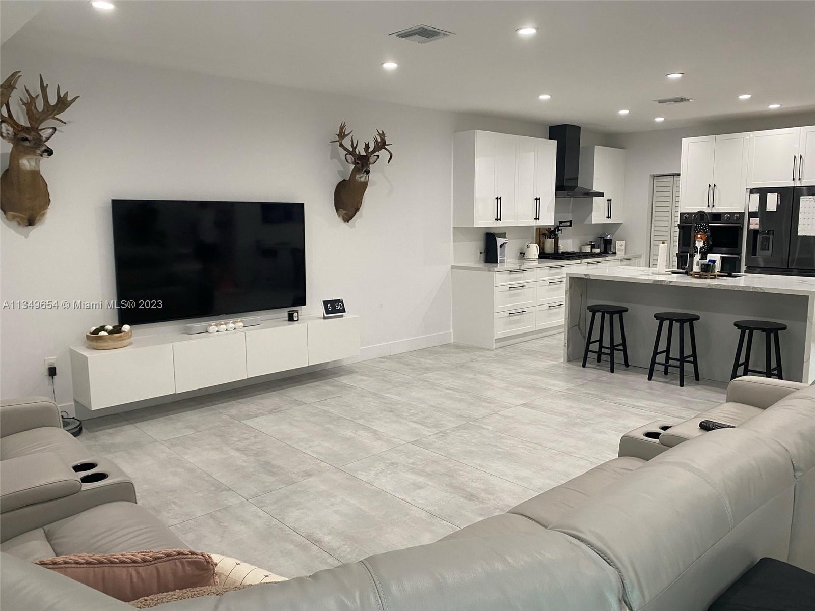 CAROLINA PARK SUB - Residential Lease