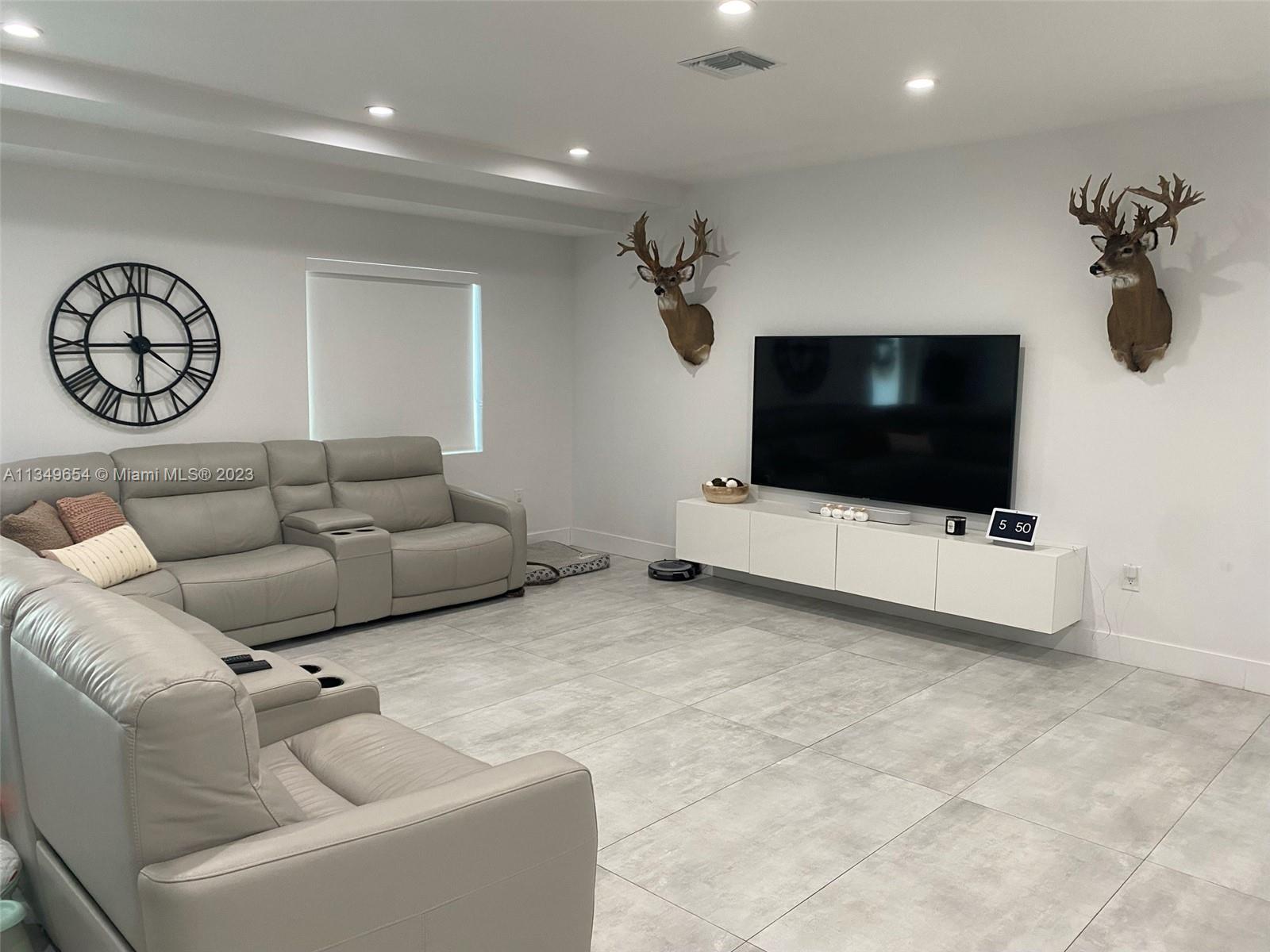 CAROLINA PARK SUB - Residential Lease