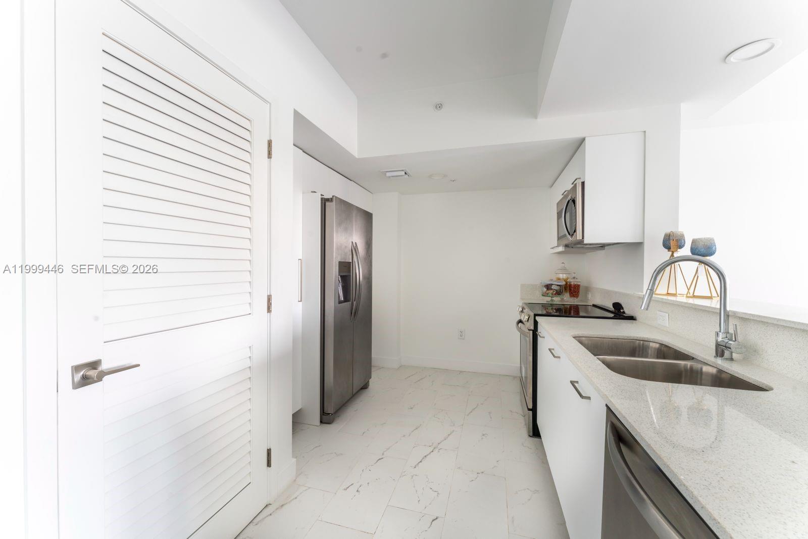 RESIDENCE ON MONROE - Residential