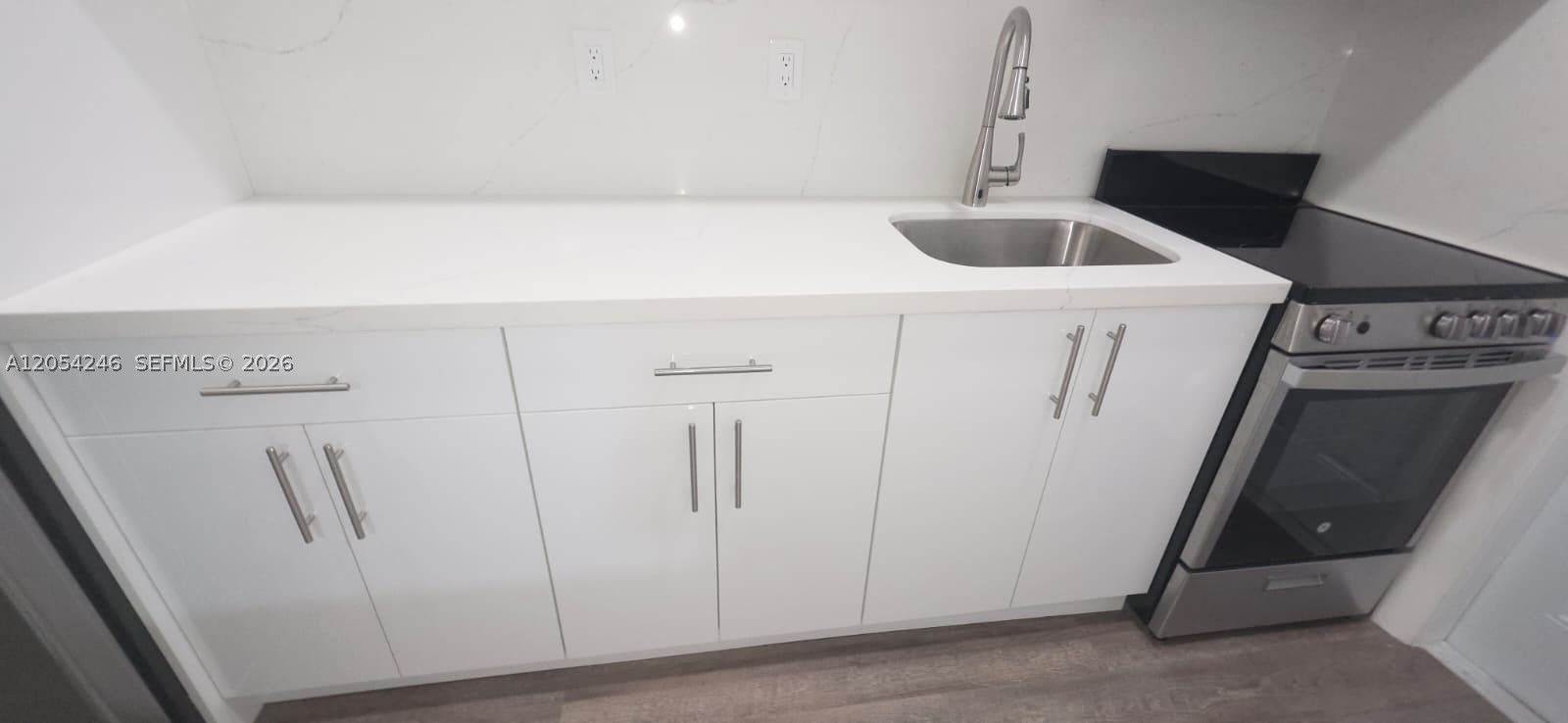 HIDEAWAY CONDO - Residential Lease