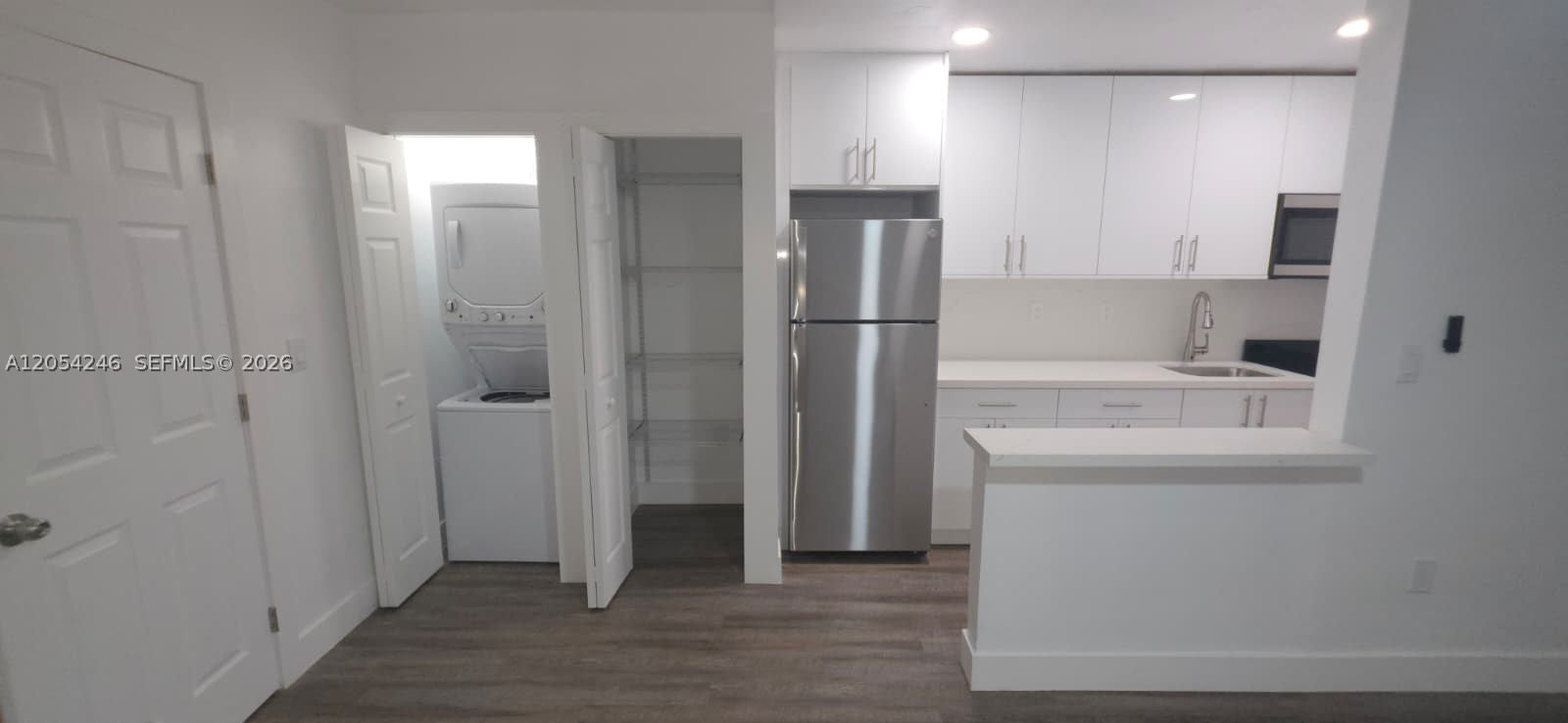 HIDEAWAY CONDO - Residential Lease