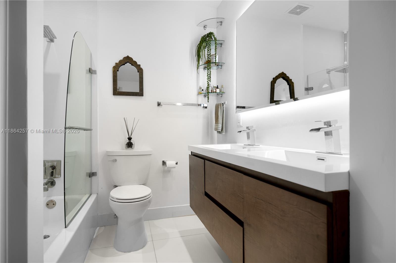 BRICKELL TOWNHOUSE CONDO - Residential Lease