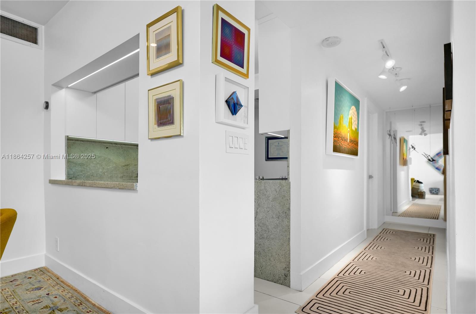 BRICKELL TOWNHOUSE CONDO - Residential Lease