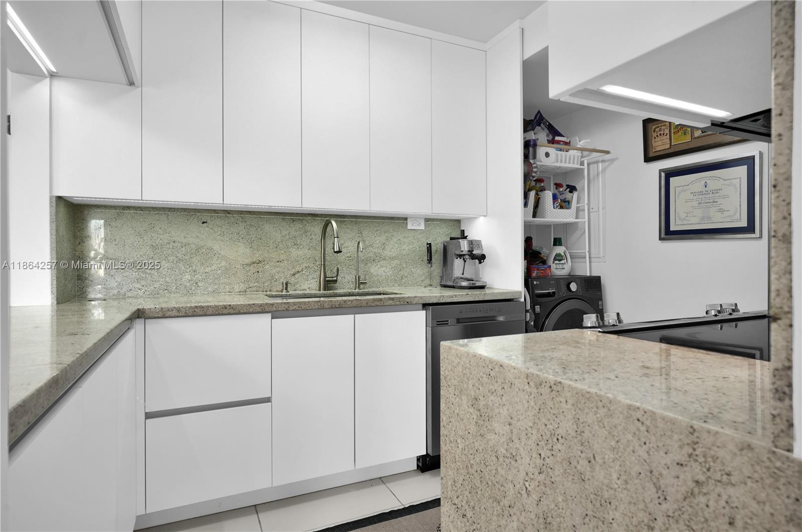 BRICKELL TOWNHOUSE CONDO - Residential Lease