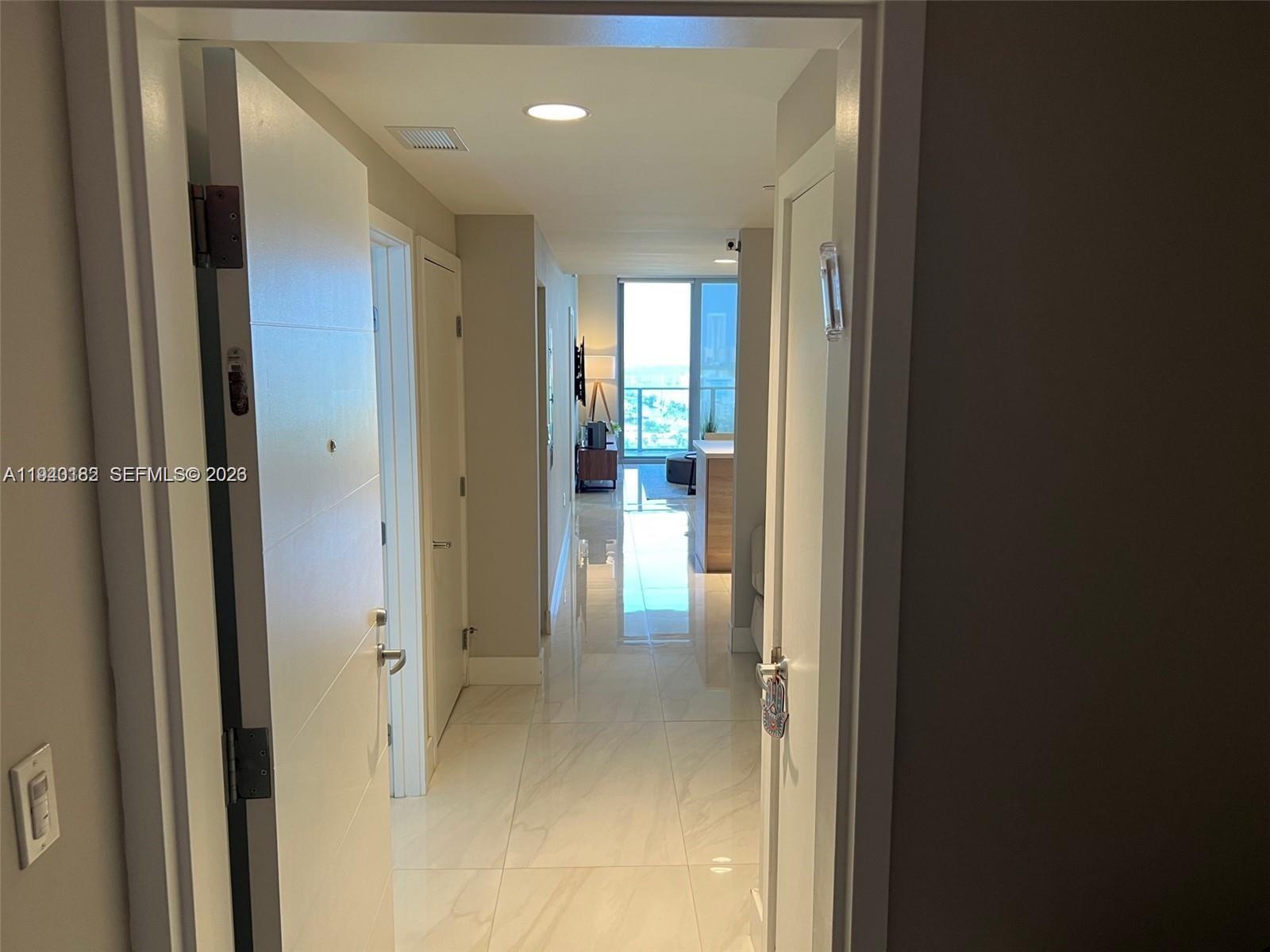 THE HARBOUR SOUTH CONDO - Residential