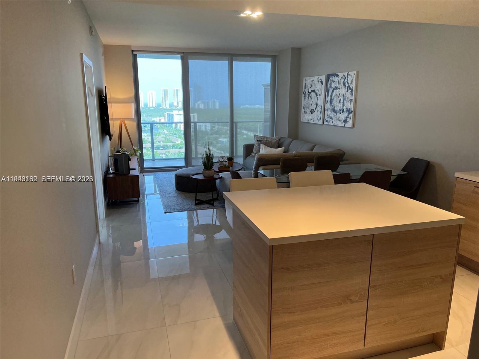THE HARBOUR SOUTH CONDO - Residential