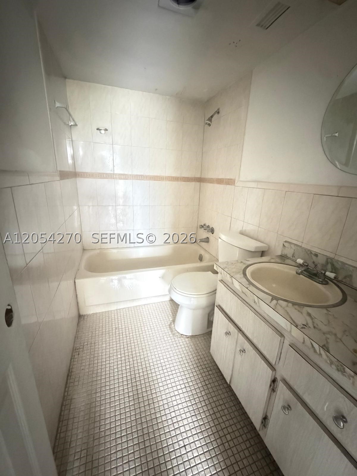 THREE HORIZONS EAST CONDO - Residential