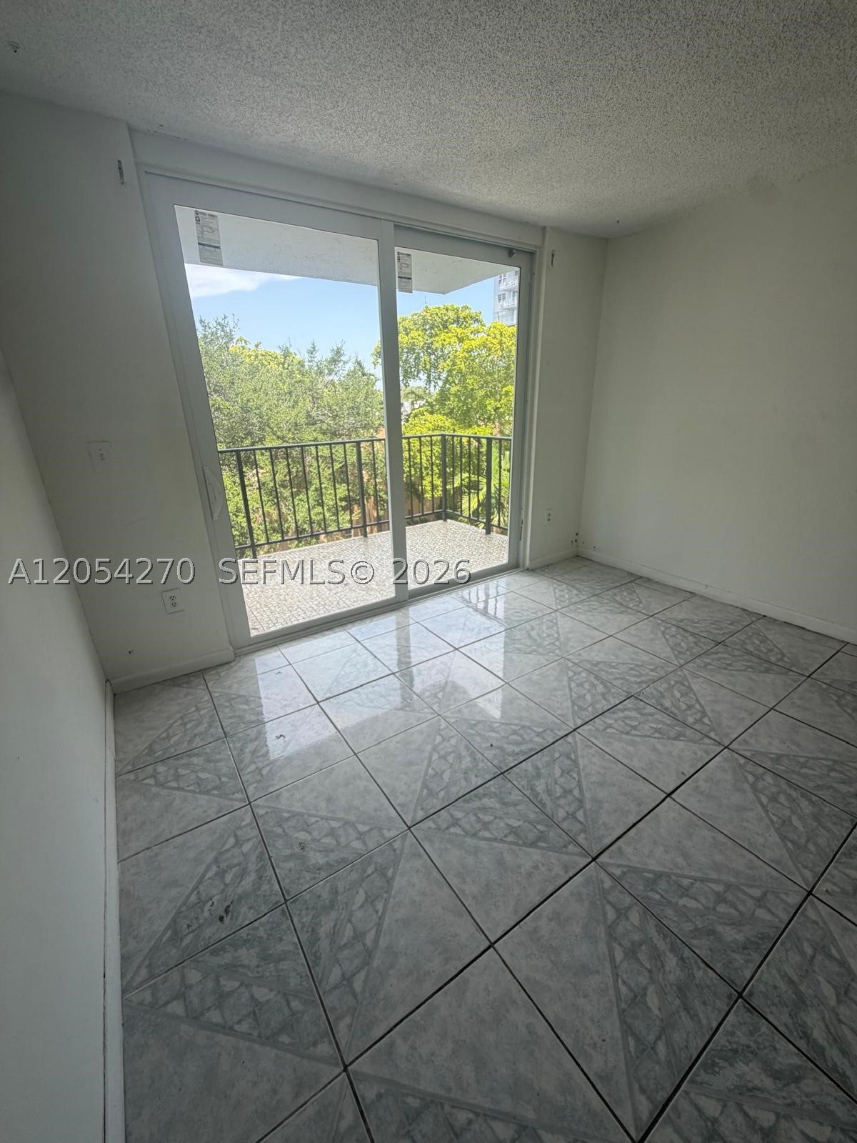 THREE HORIZONS EAST CONDO - Residential