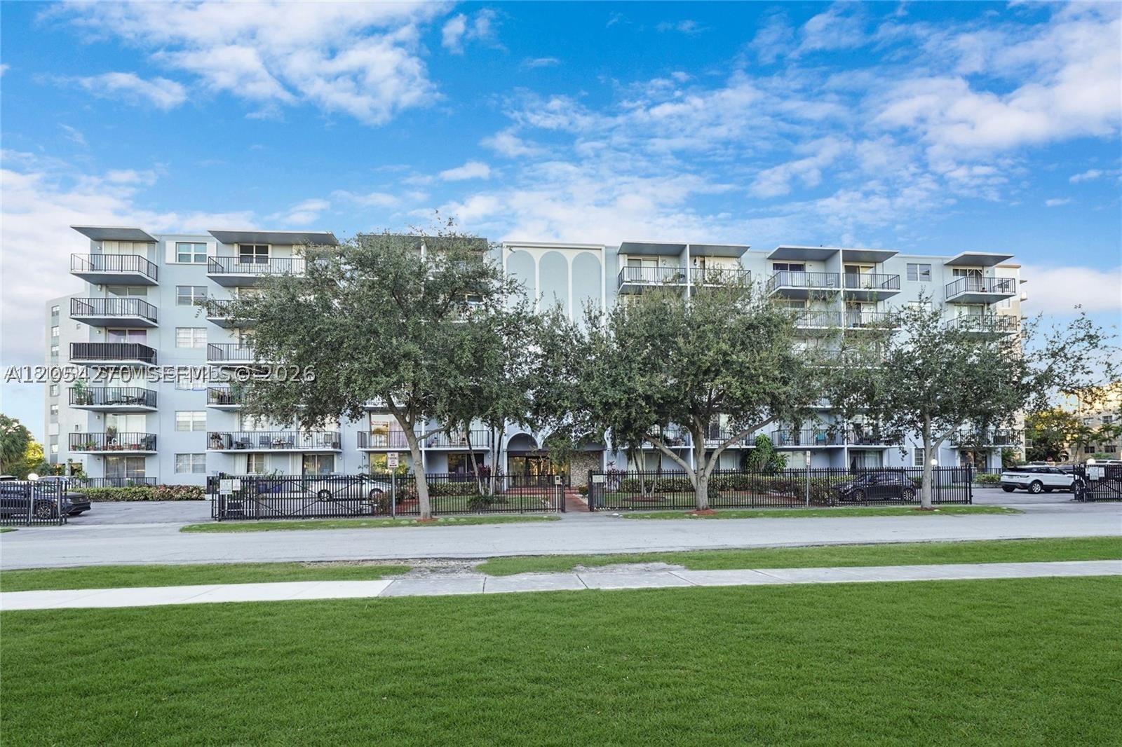 THREE HORIZONS EAST CONDO - Residential