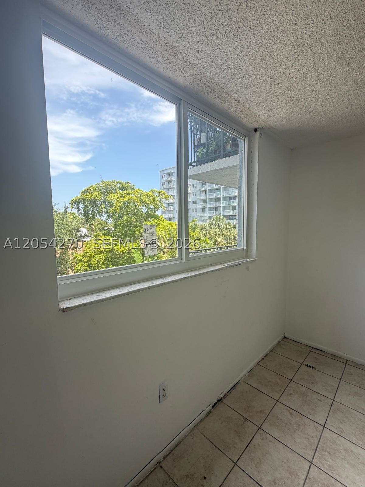 THREE HORIZONS EAST CONDO - Residential