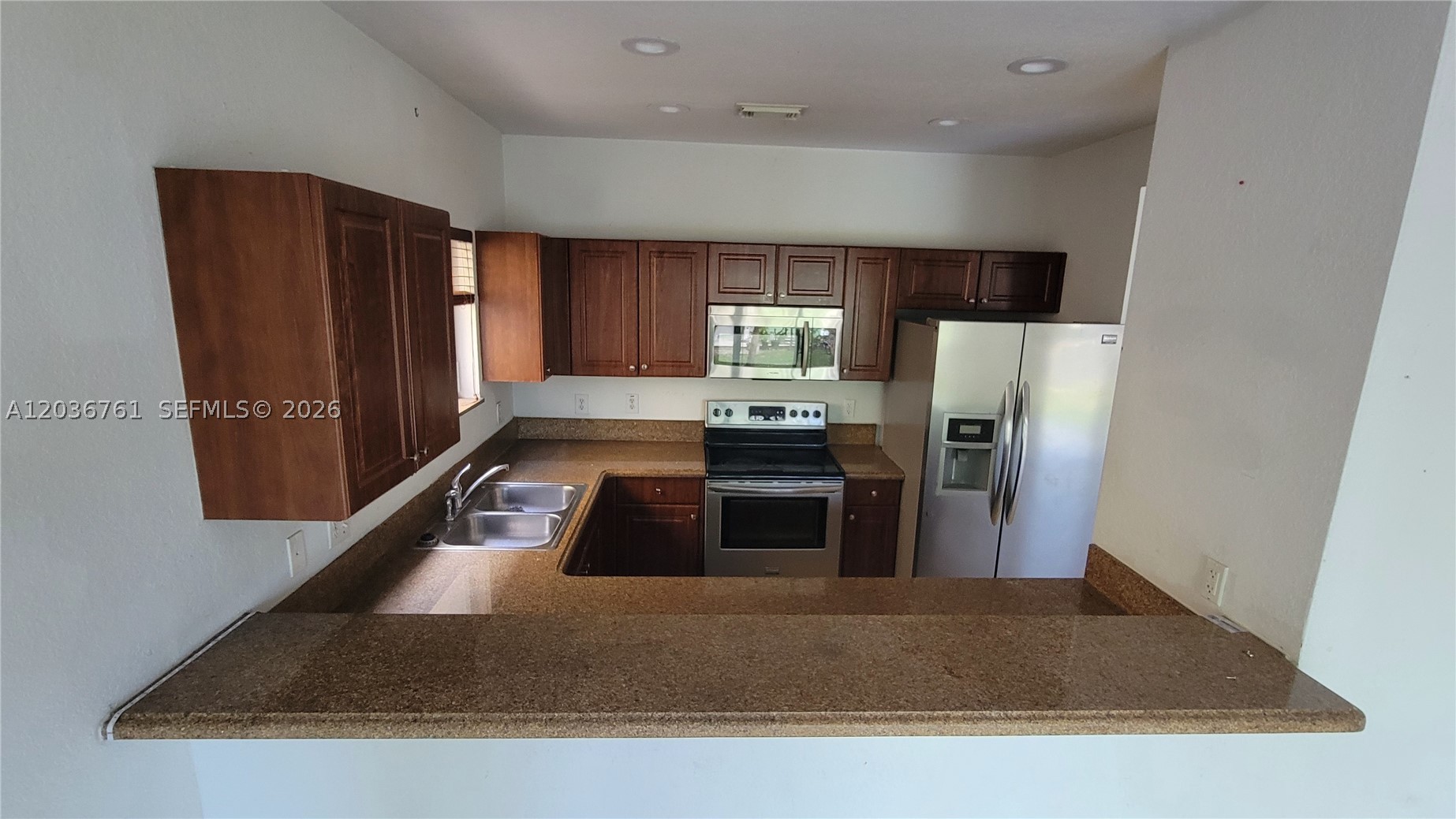 EMILIOS PLACE AT OASIS - Residential