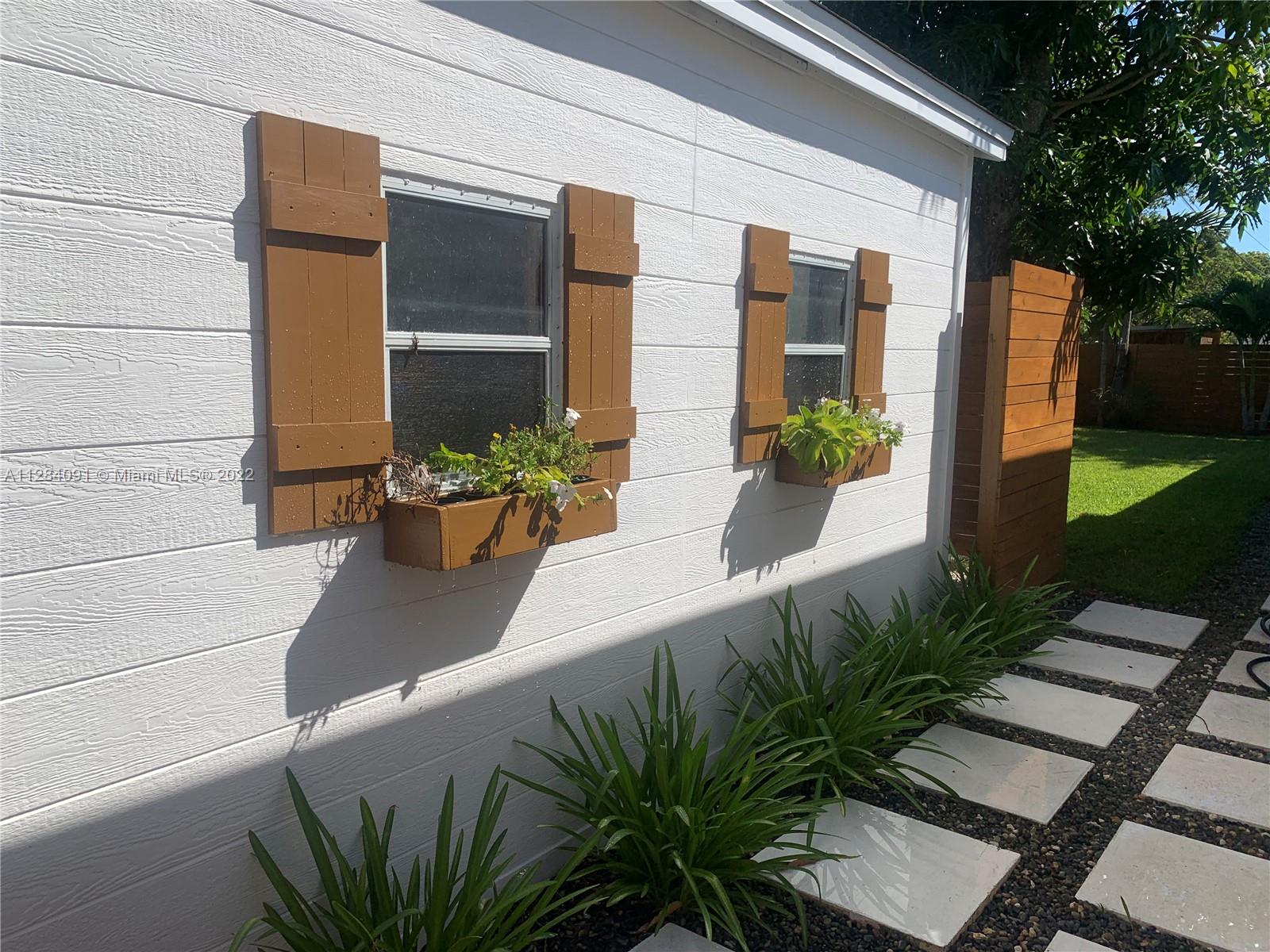 RIVIERA ESTATES 1ST ADDN - Residential
