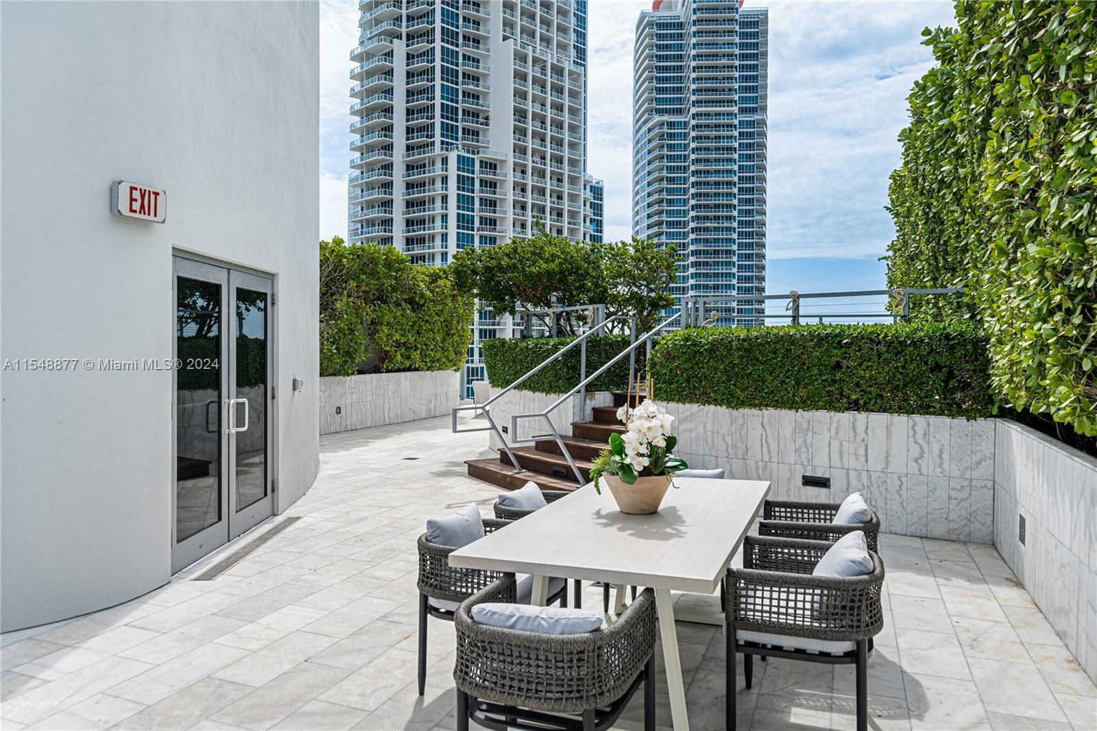 ONE OCEAN CONDO - Residential