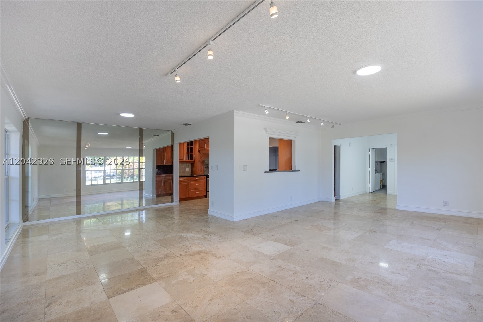 CORAL SPRINGS COUNTRY CLU - Residential