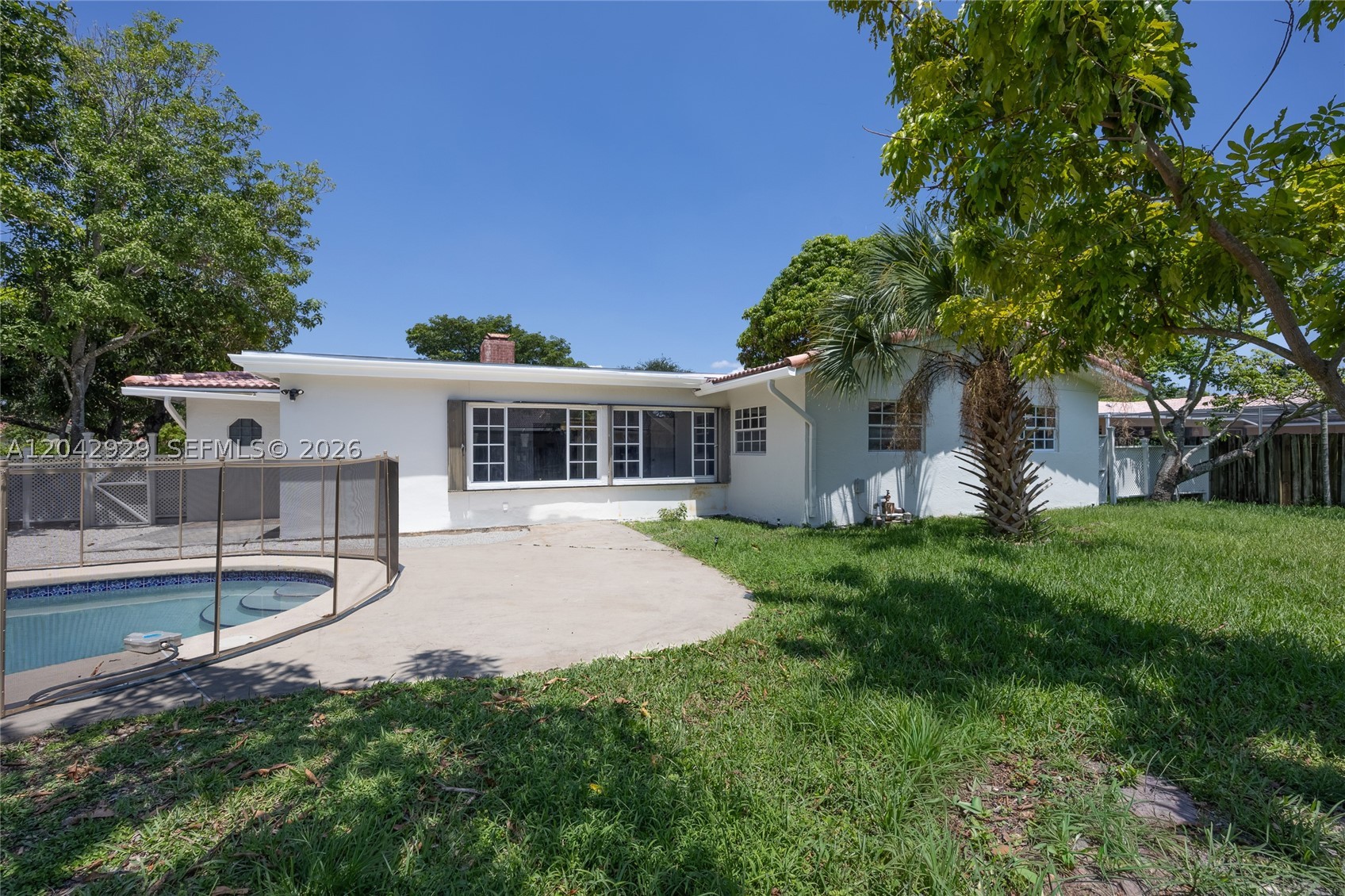 CORAL SPRINGS COUNTRY CLU - Residential