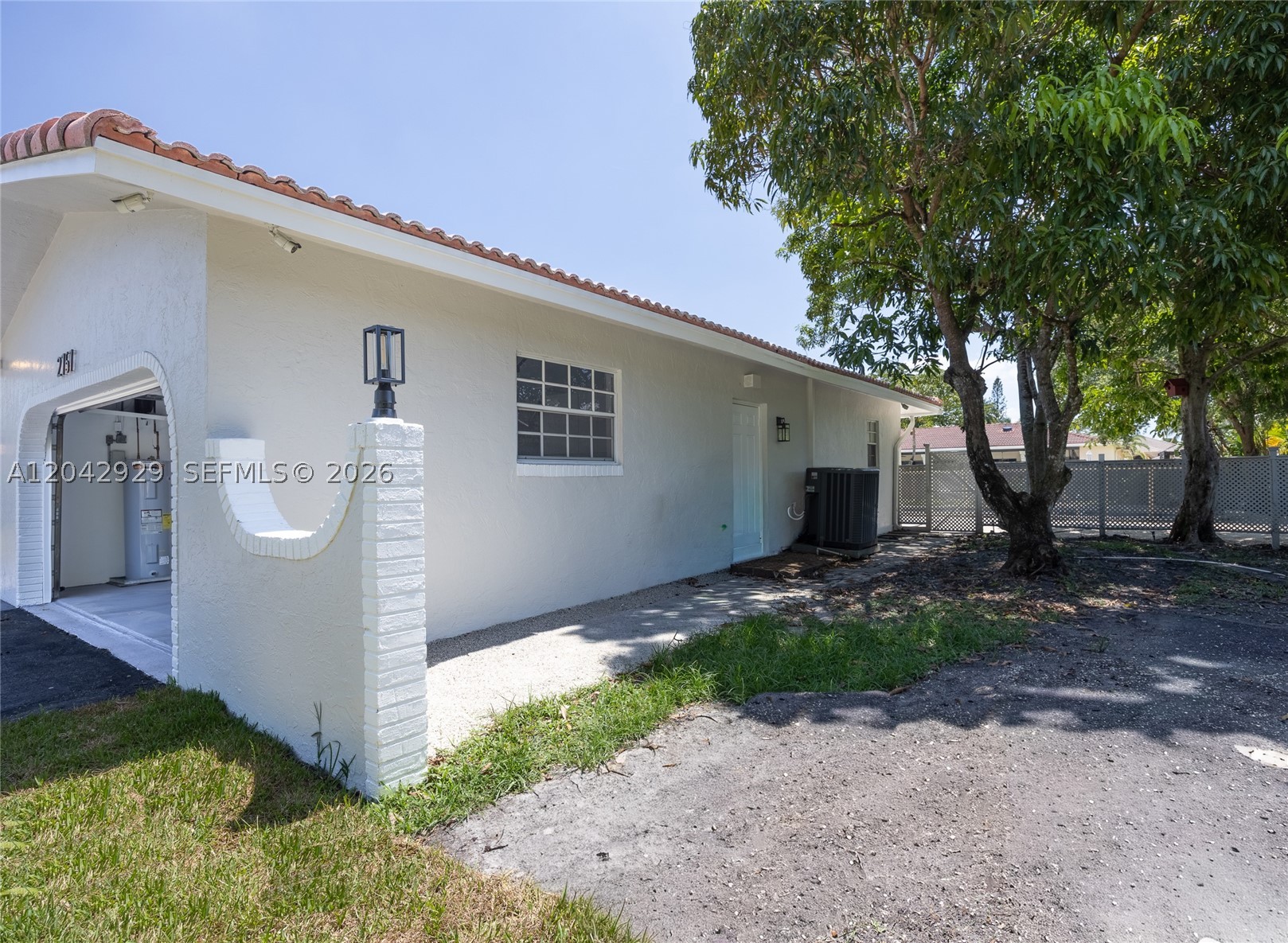 CORAL SPRINGS COUNTRY CLU - Residential