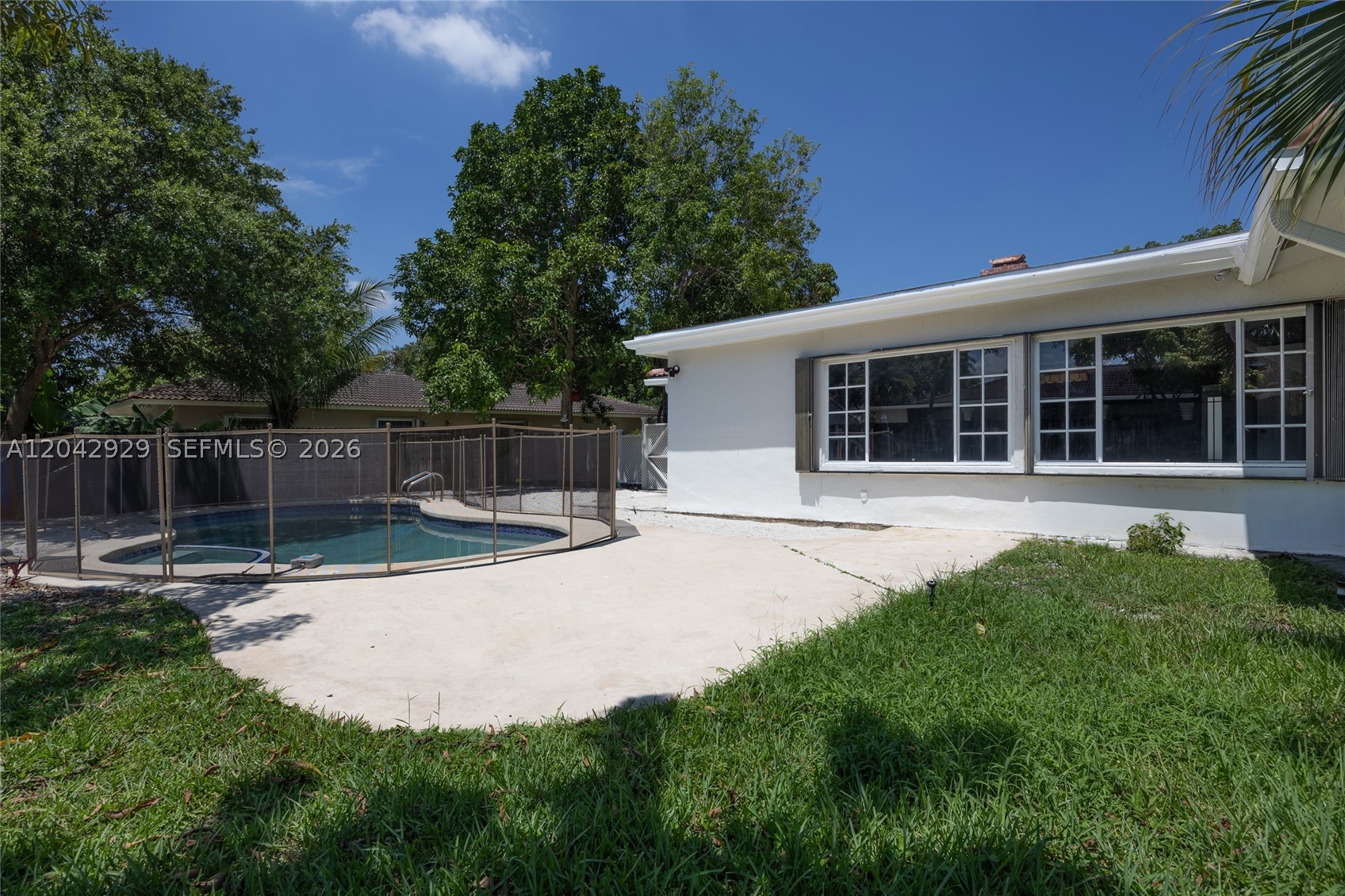 CORAL SPRINGS COUNTRY CLU - Residential