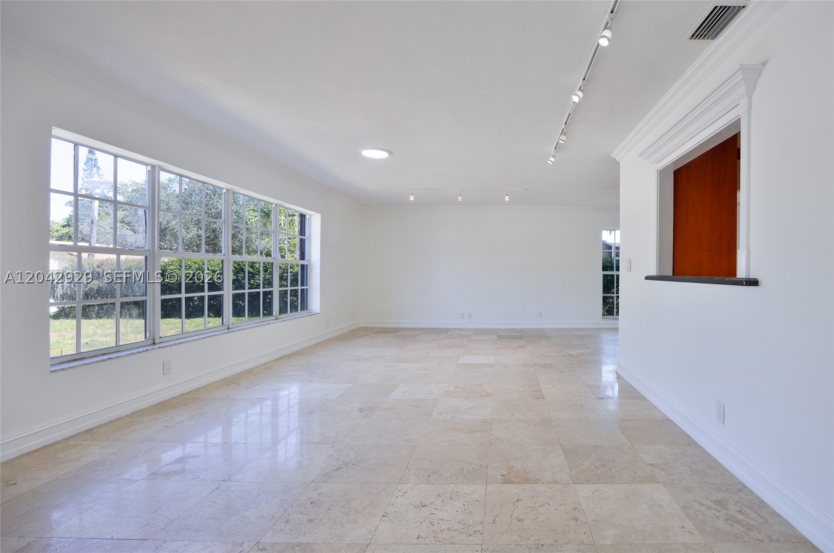 CORAL SPRINGS COUNTRY CLU - Residential