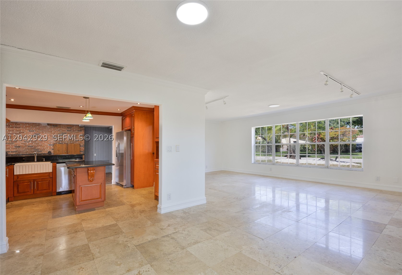 CORAL SPRINGS COUNTRY CLU - Residential