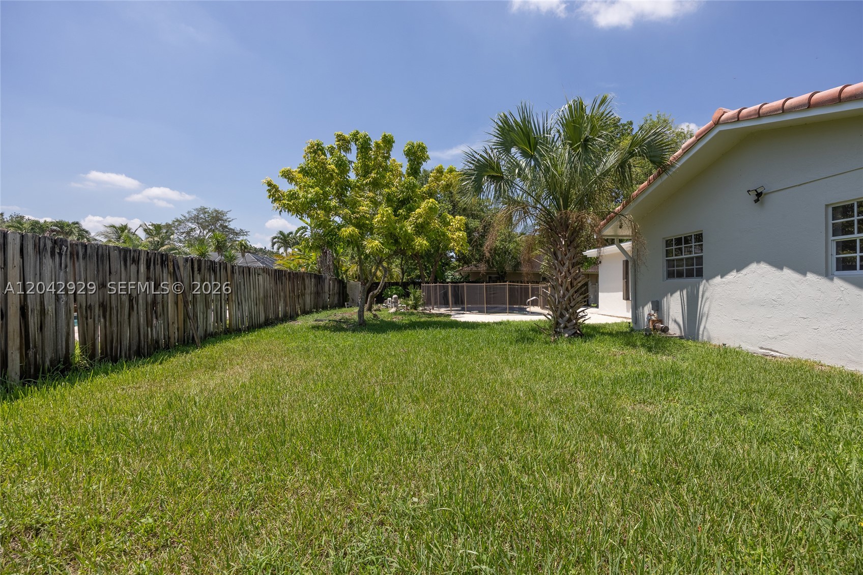 CORAL SPRINGS COUNTRY CLU - Residential