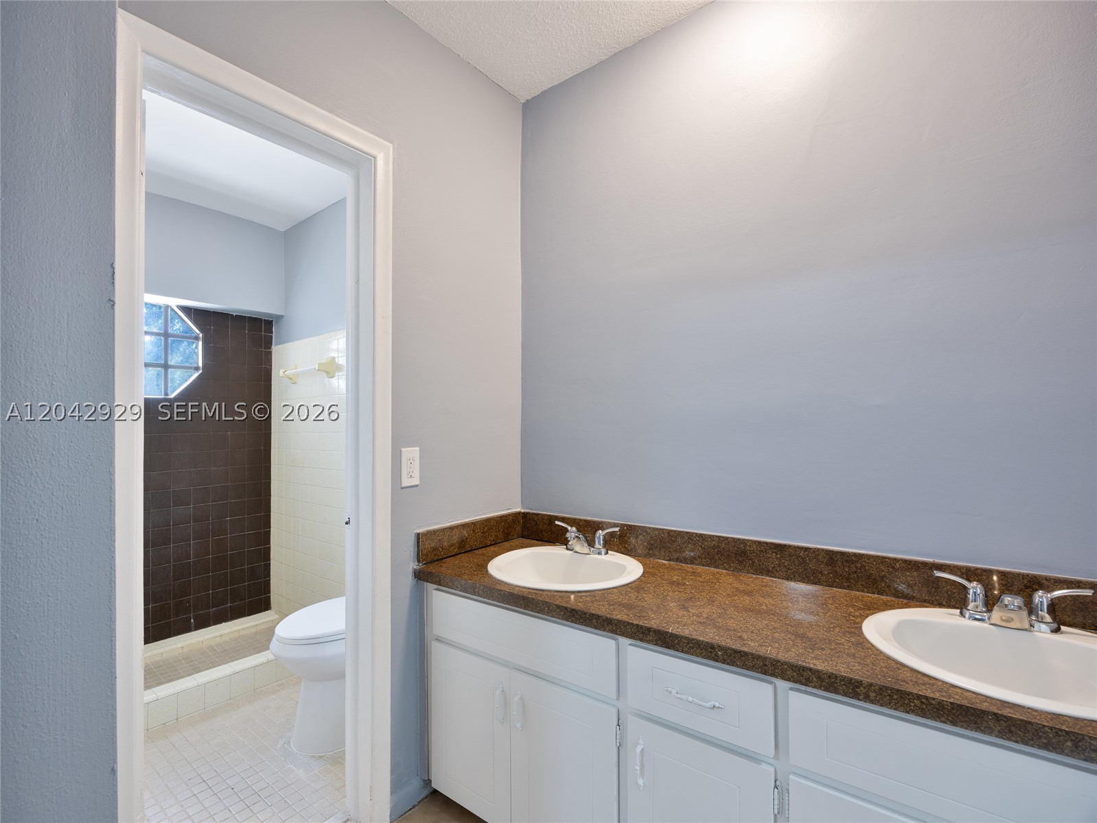 CORAL SPRINGS COUNTRY CLU - Residential