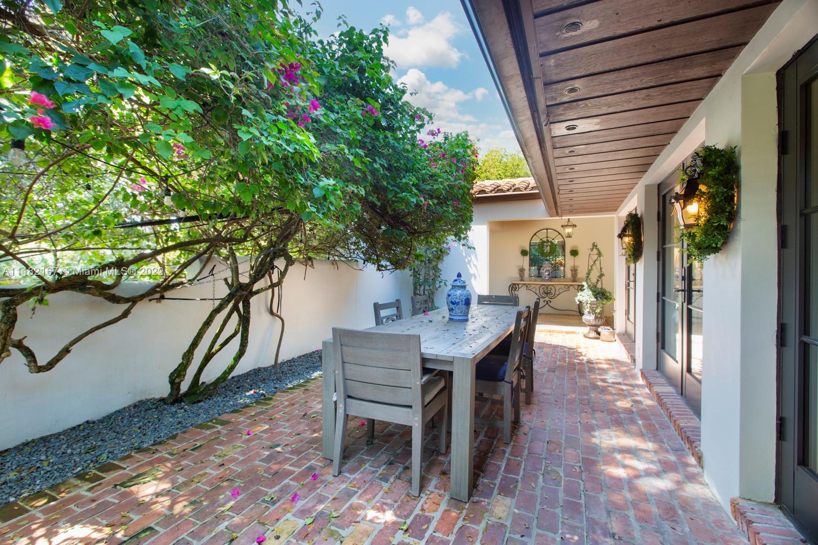 RIDGELINE ESTATES - Residential