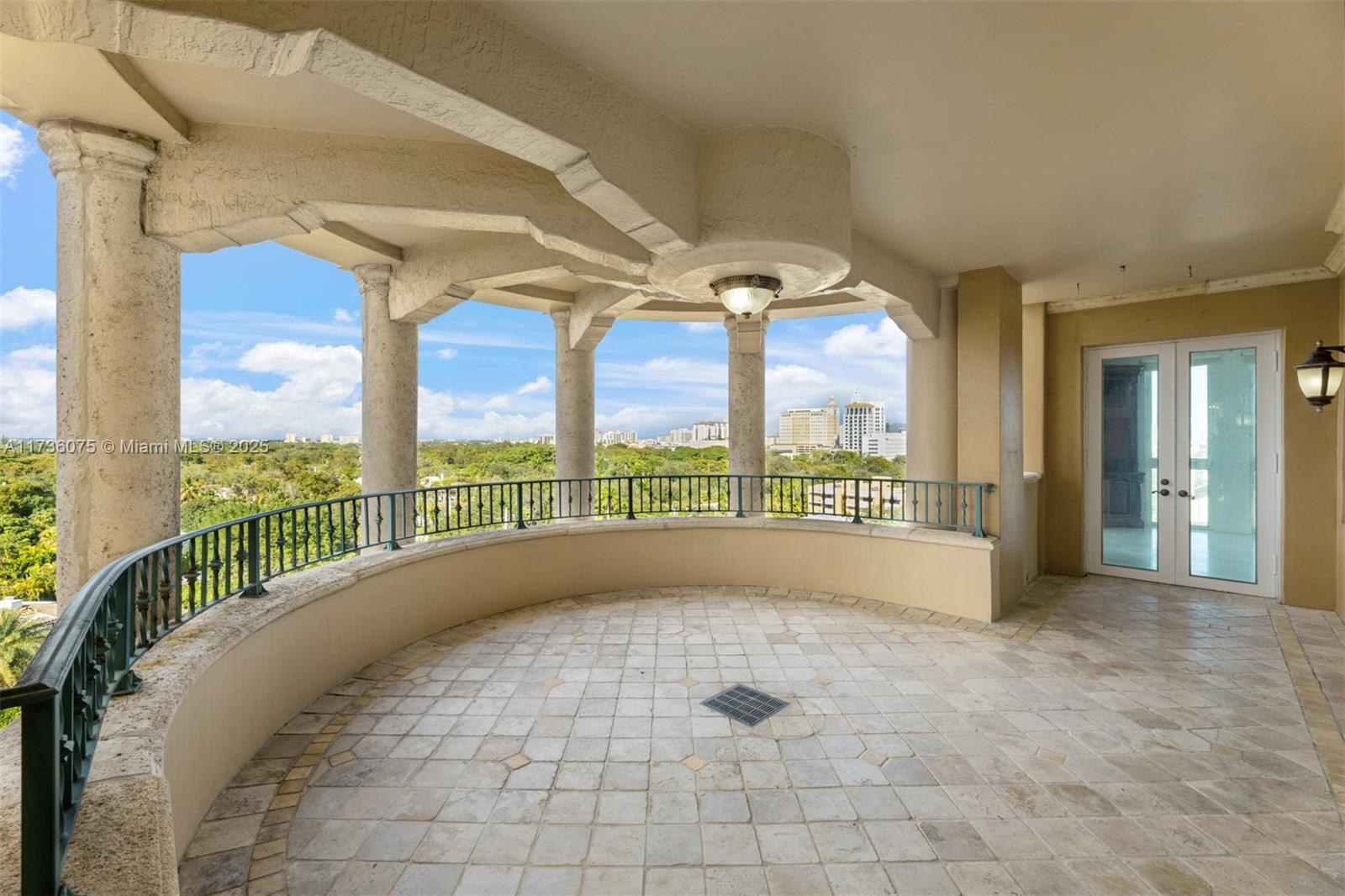 SEGOVIA TOWER CONDO - Residential