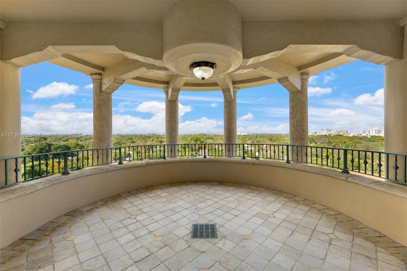 SEGOVIA TOWER CONDO - Residential