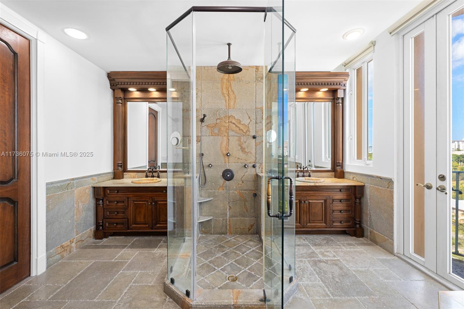 SEGOVIA TOWER CONDO - Residential